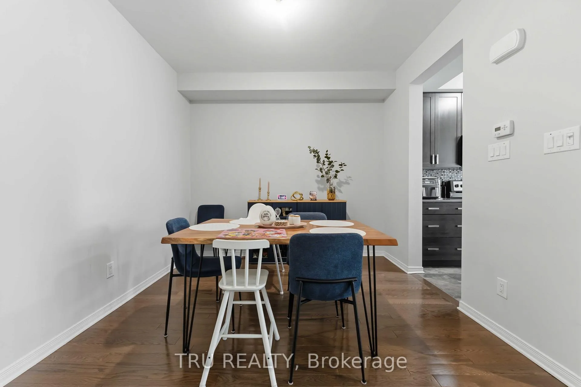 Photo 15 of 205 Losino Crescent, Ottawa, Kanata - Emerald Meadows/Trailwest — HOMEH