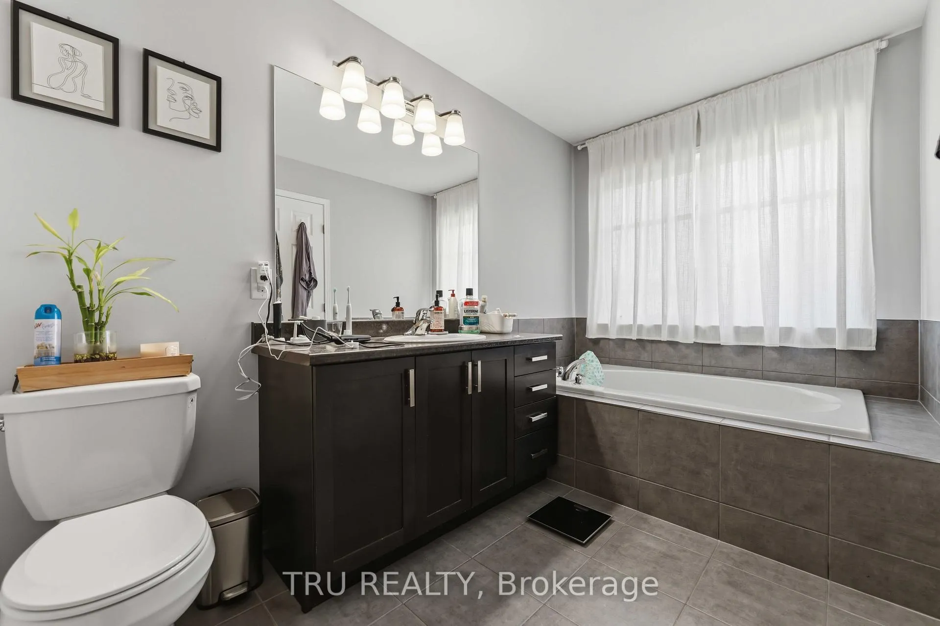 Photo 21 of 205 Losino Crescent, Ottawa, Kanata - Emerald Meadows/Trailwest — HOMEH