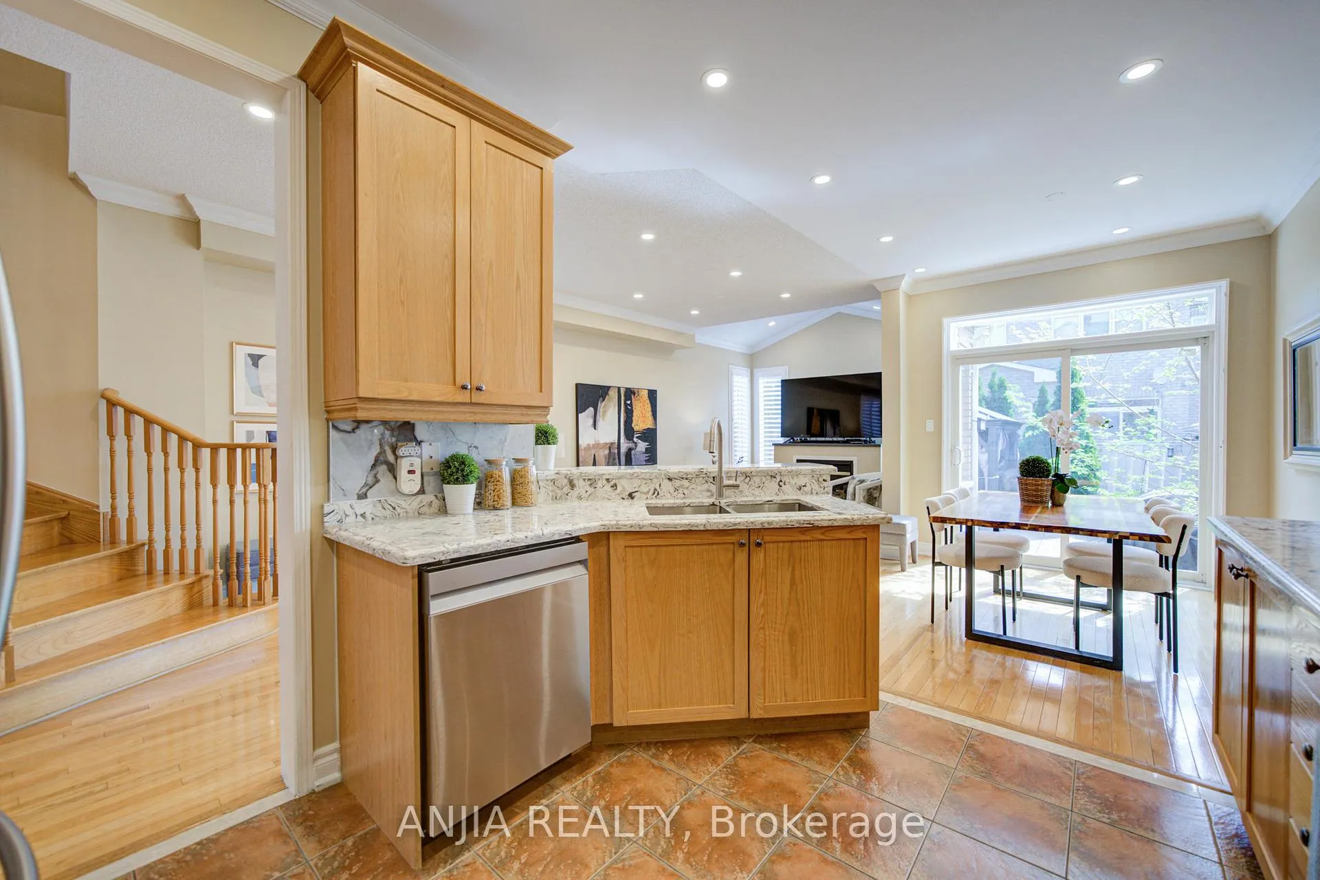 Photo 6 of 174 Goldenwood Crescent, Markham, Greensborough — HOMEH