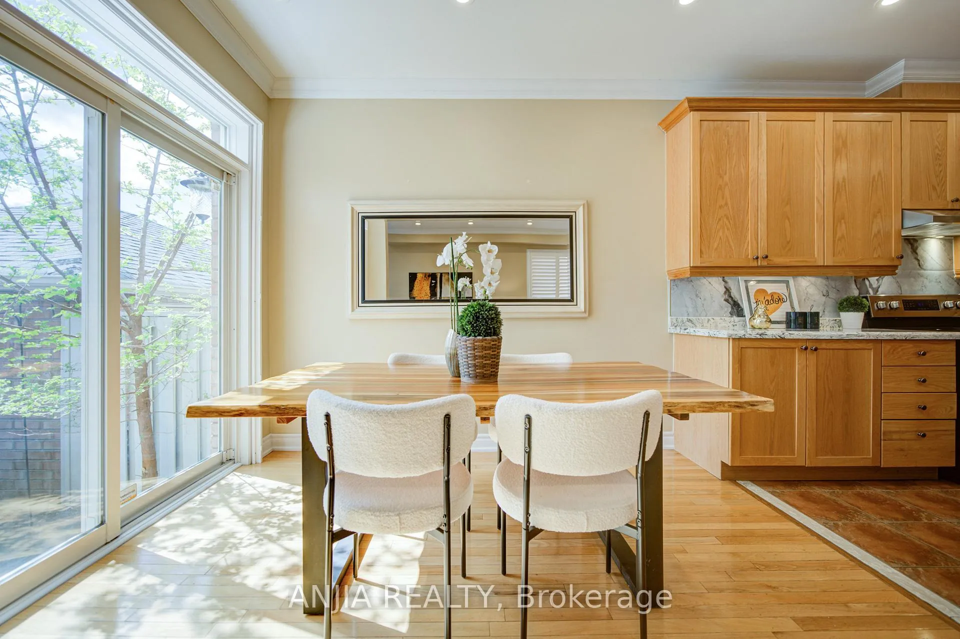 Photo 9 of 174 Goldenwood Crescent, Markham, Greensborough — HOMEH