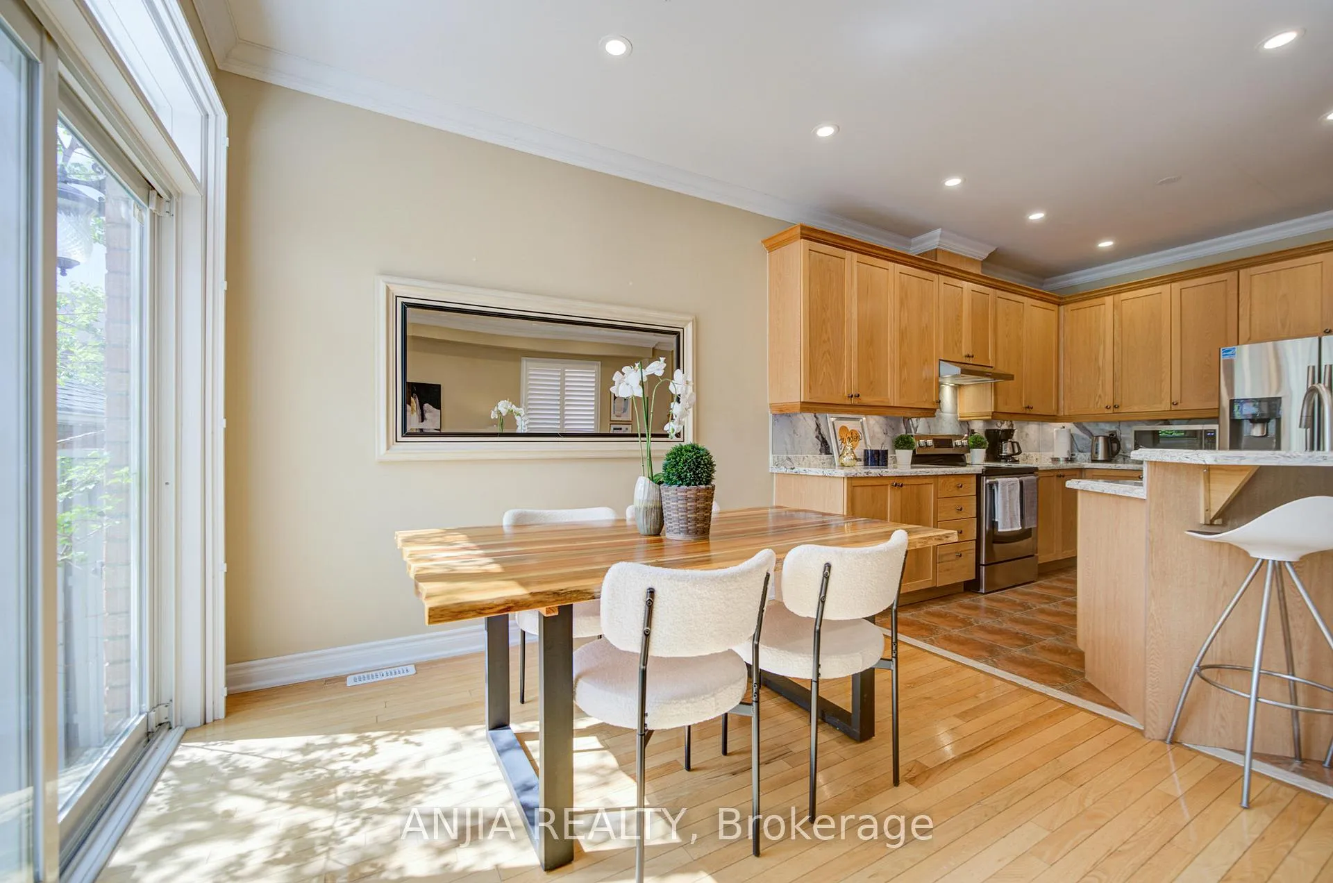 Photo 10 of 174 Goldenwood Crescent, Markham, Greensborough — HOMEH