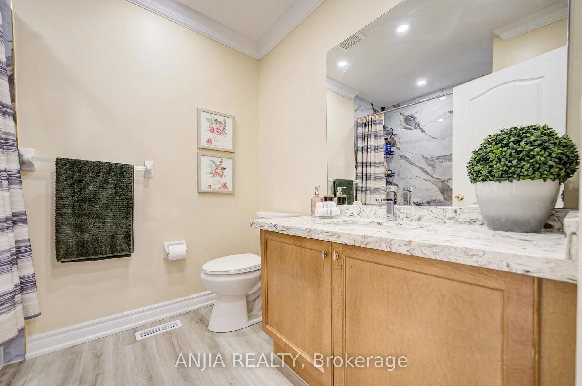 Photo 26 of 174 Goldenwood Crescent, Markham, Greensborough — HOMEH