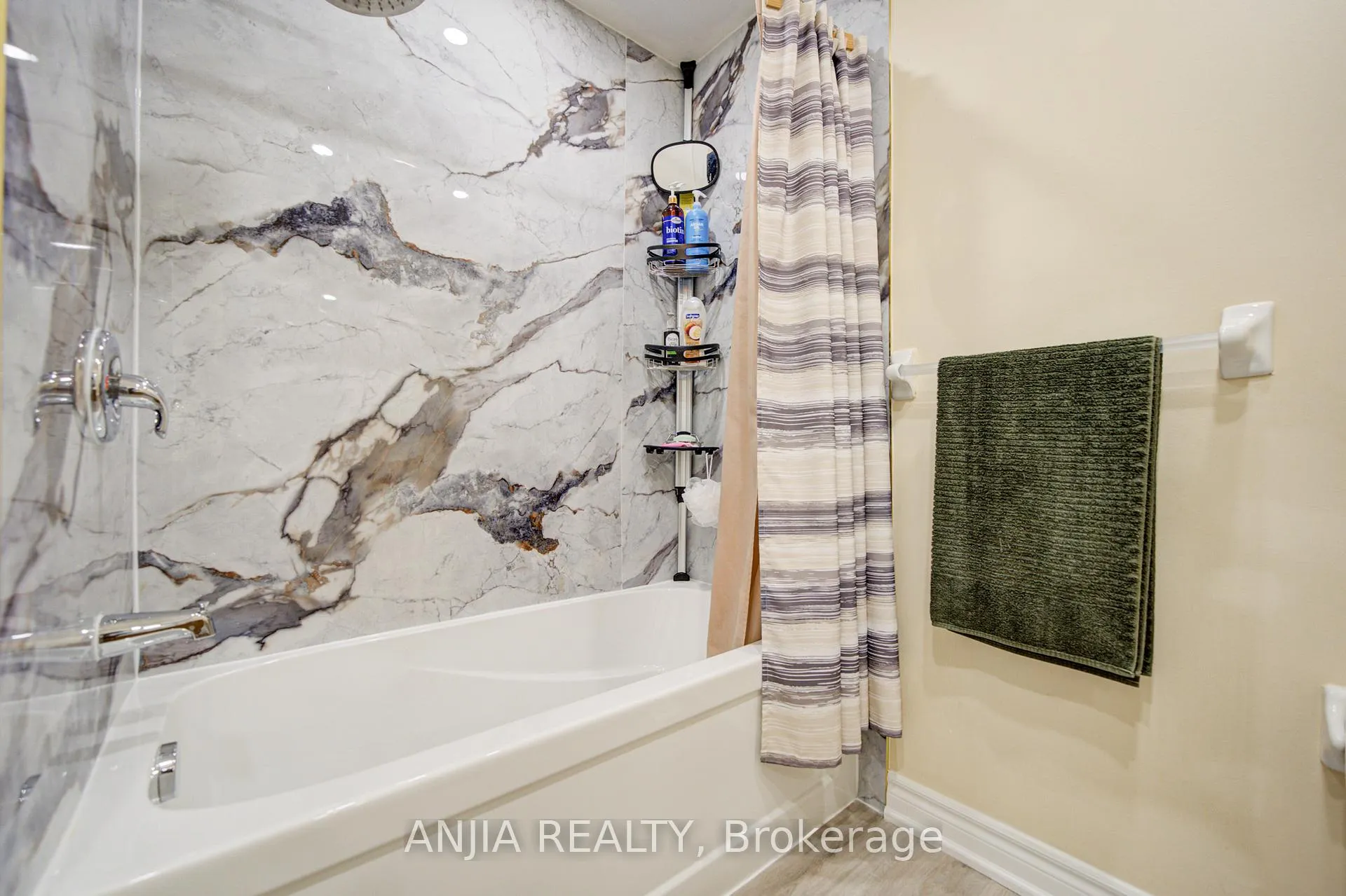Photo 27 of 174 Goldenwood Crescent, Markham, Greensborough — HOMEH
