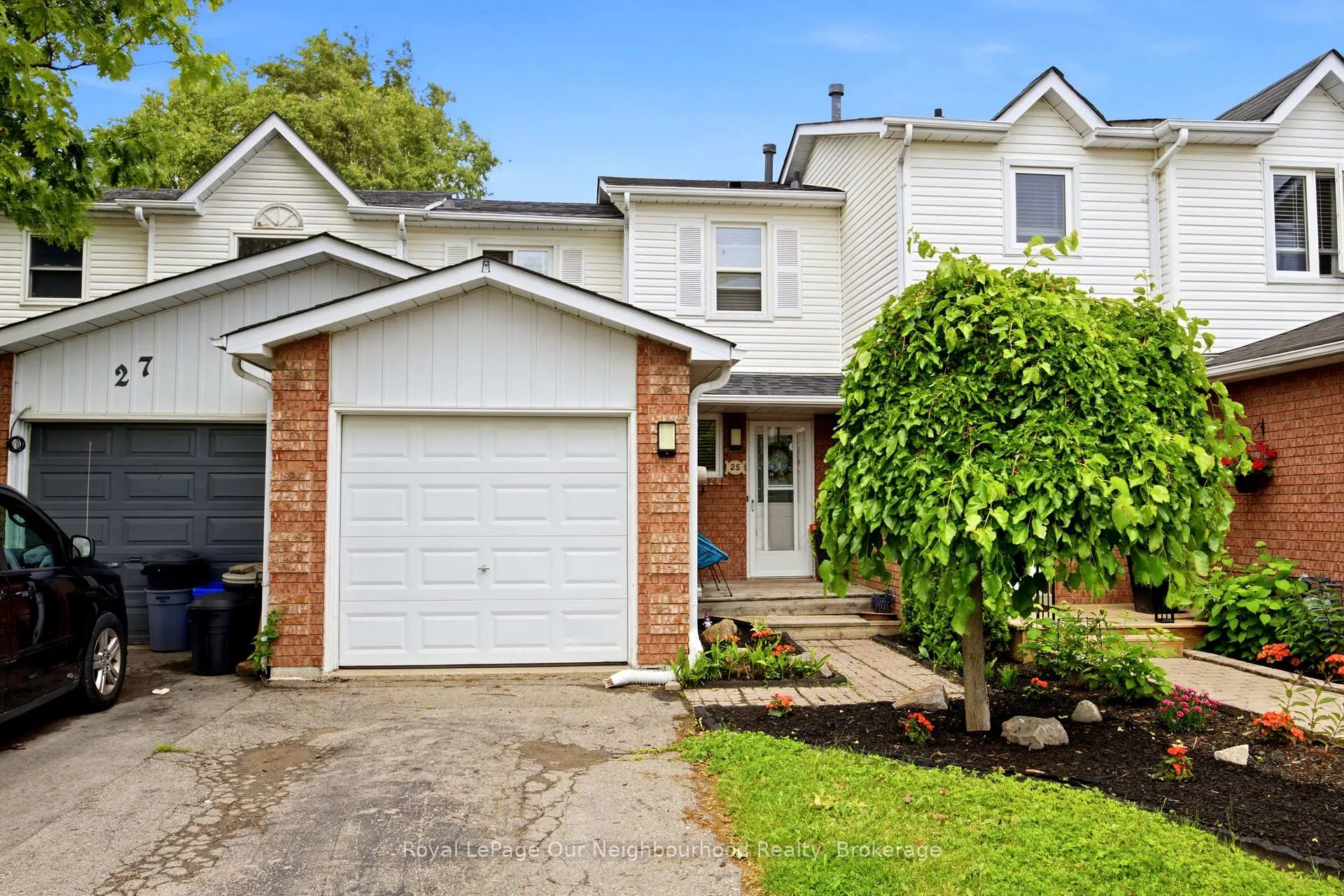 Photo 1 of 25 Hanning Court, Clarington, Bowmanville — HOMEH