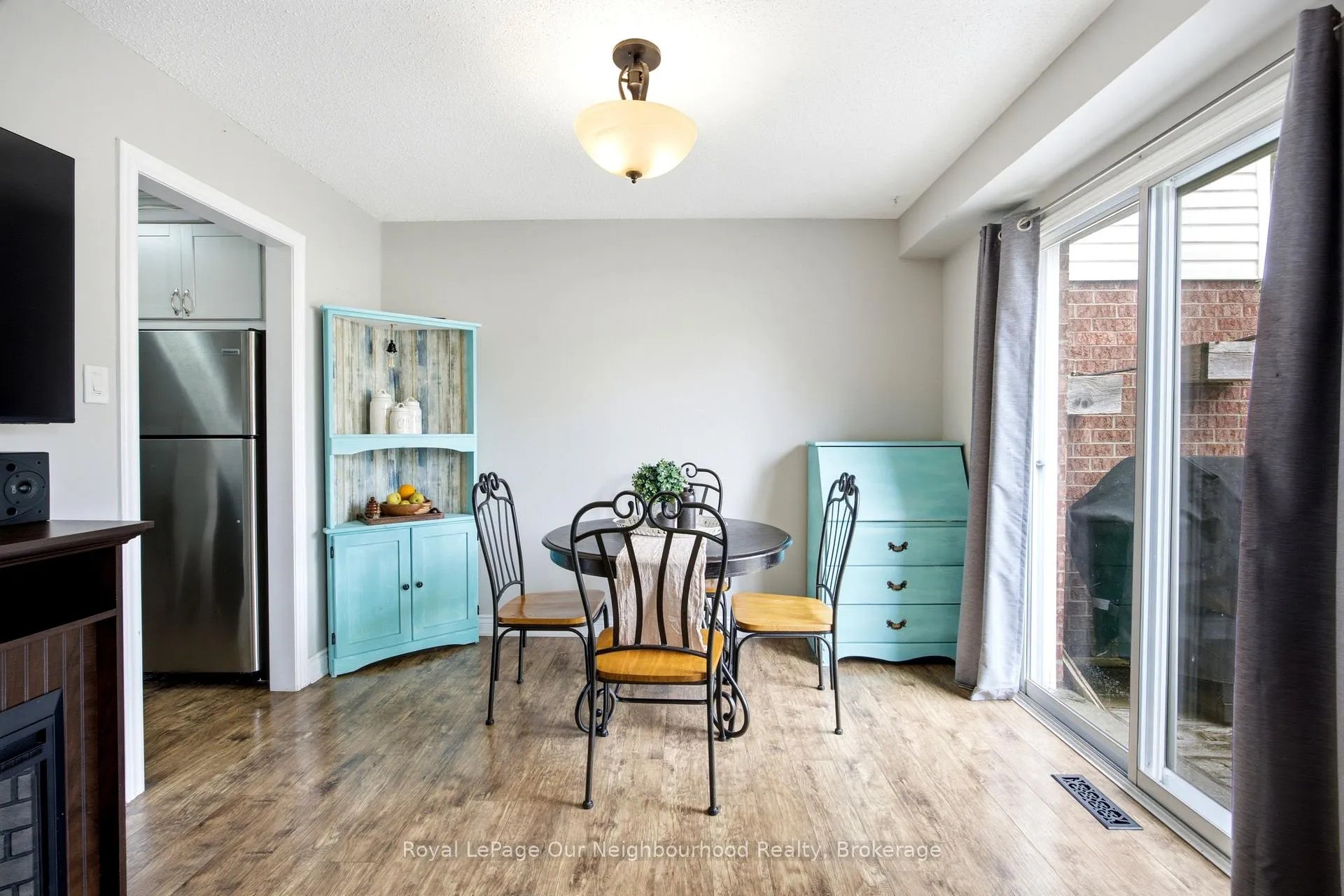 Photo 10 of 25 Hanning Court, Clarington, Bowmanville — HOMEH