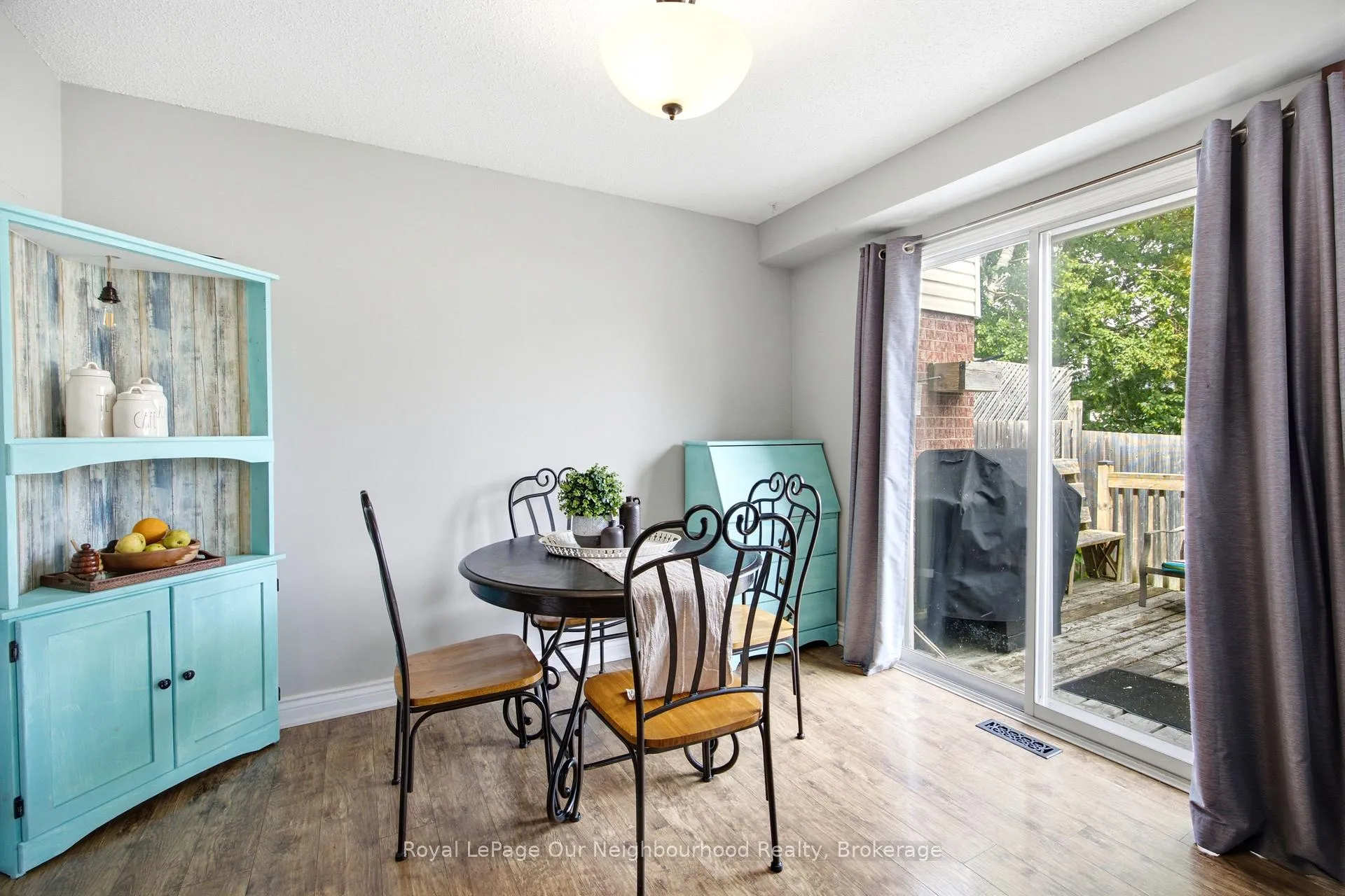 Photo 11 of 25 Hanning Court, Clarington, Bowmanville — HOMEH