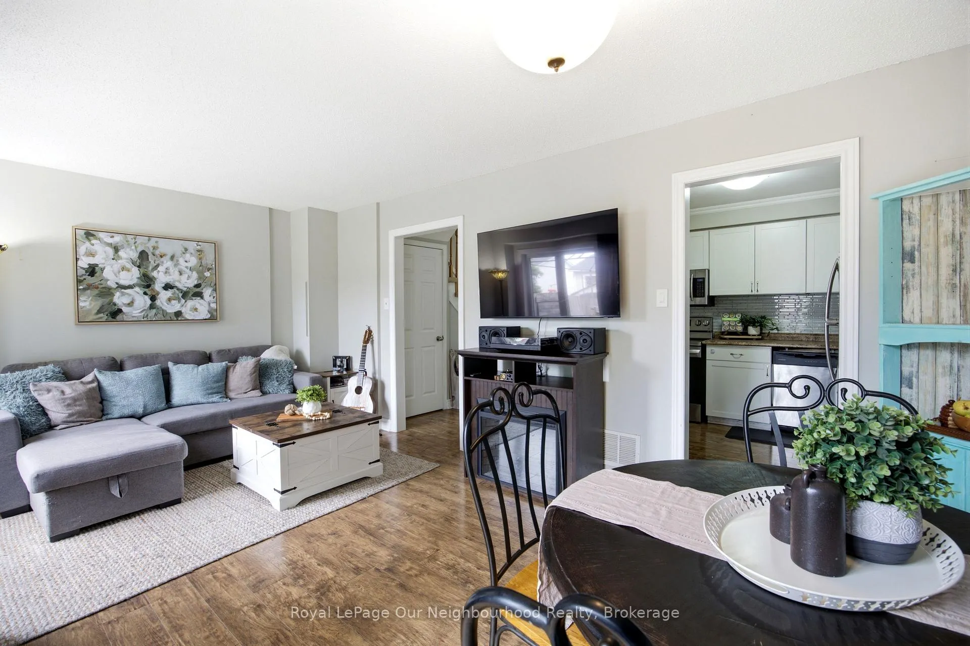 Photo 13 of 25 Hanning Court, Clarington, Bowmanville — HOMEH
