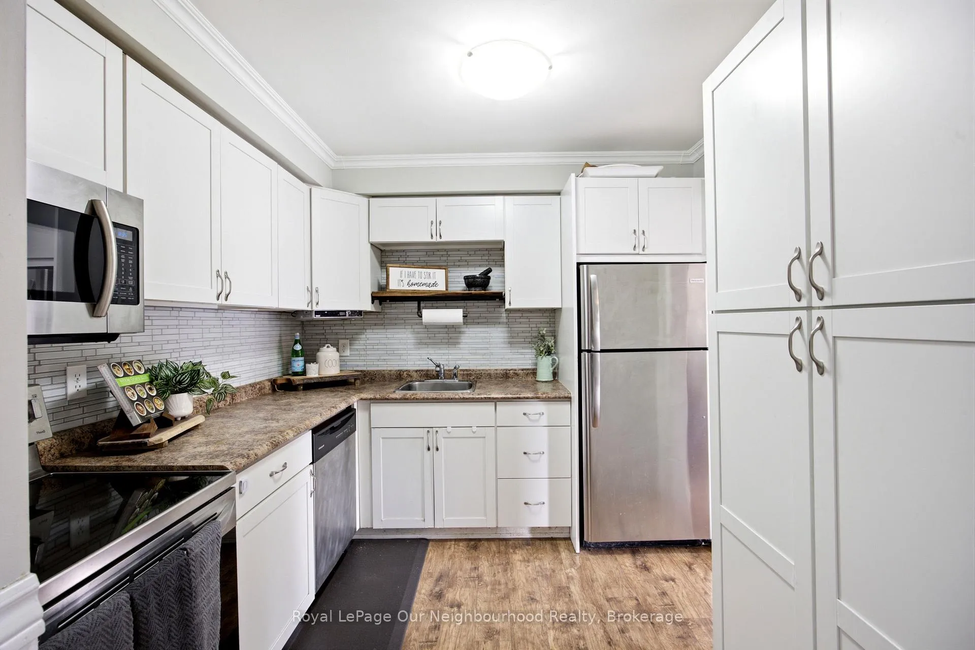 Photo 15 of 25 Hanning Court, Clarington, Bowmanville — HOMEH