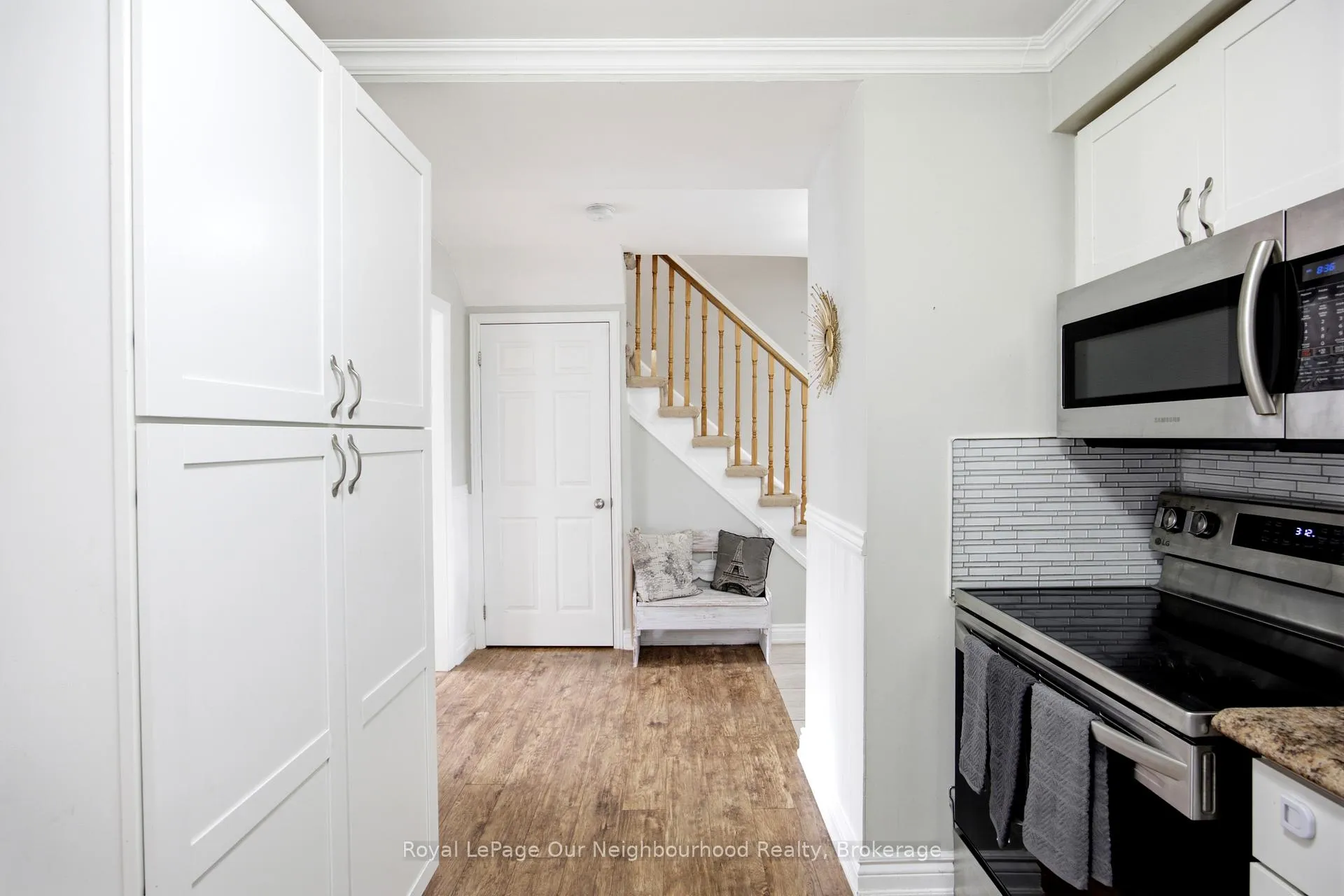 Photo 17 of 25 Hanning Court, Clarington, Bowmanville — HOMEH