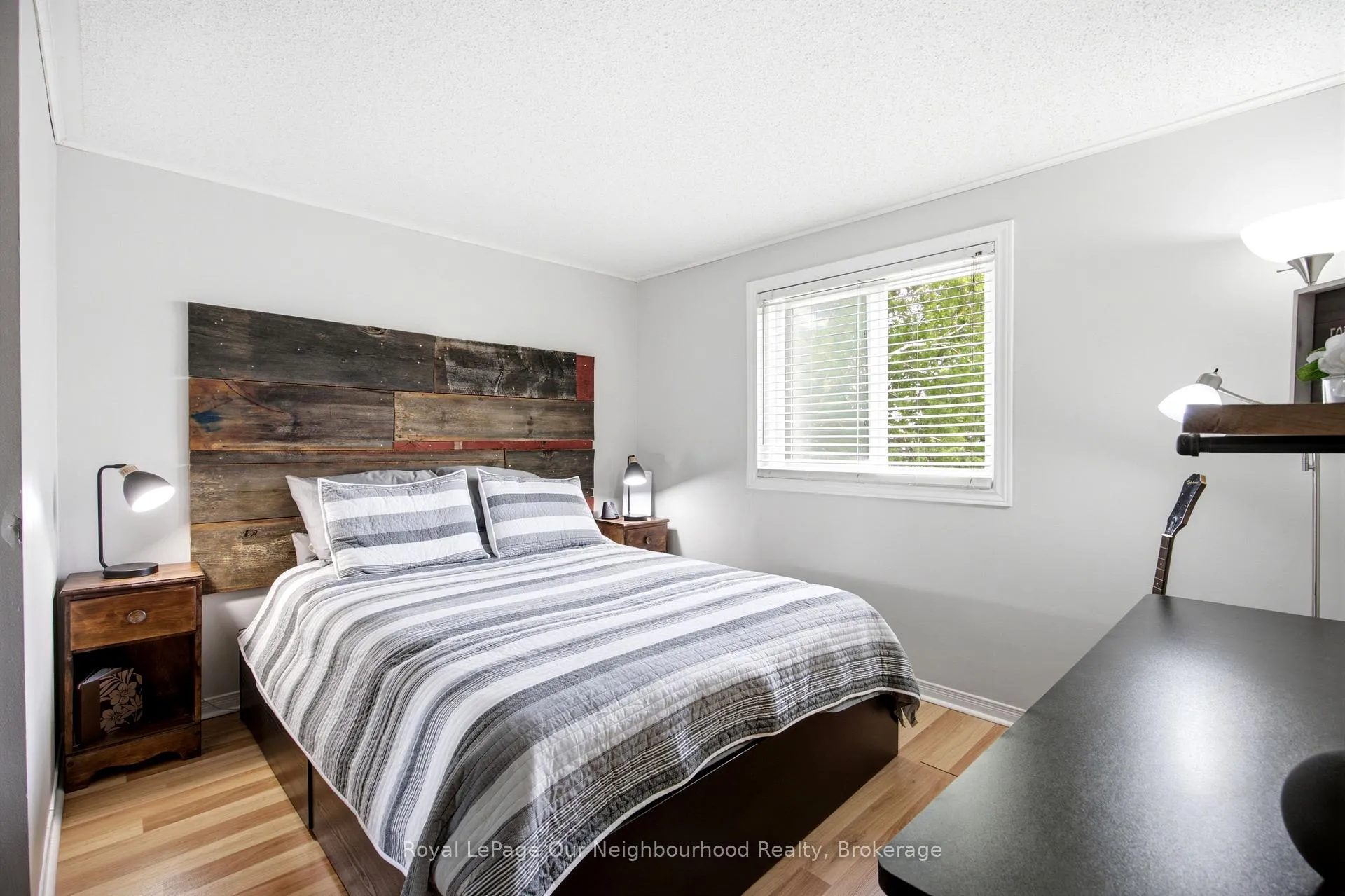 Photo 20 of 25 Hanning Court, Clarington, Bowmanville — HOMEH