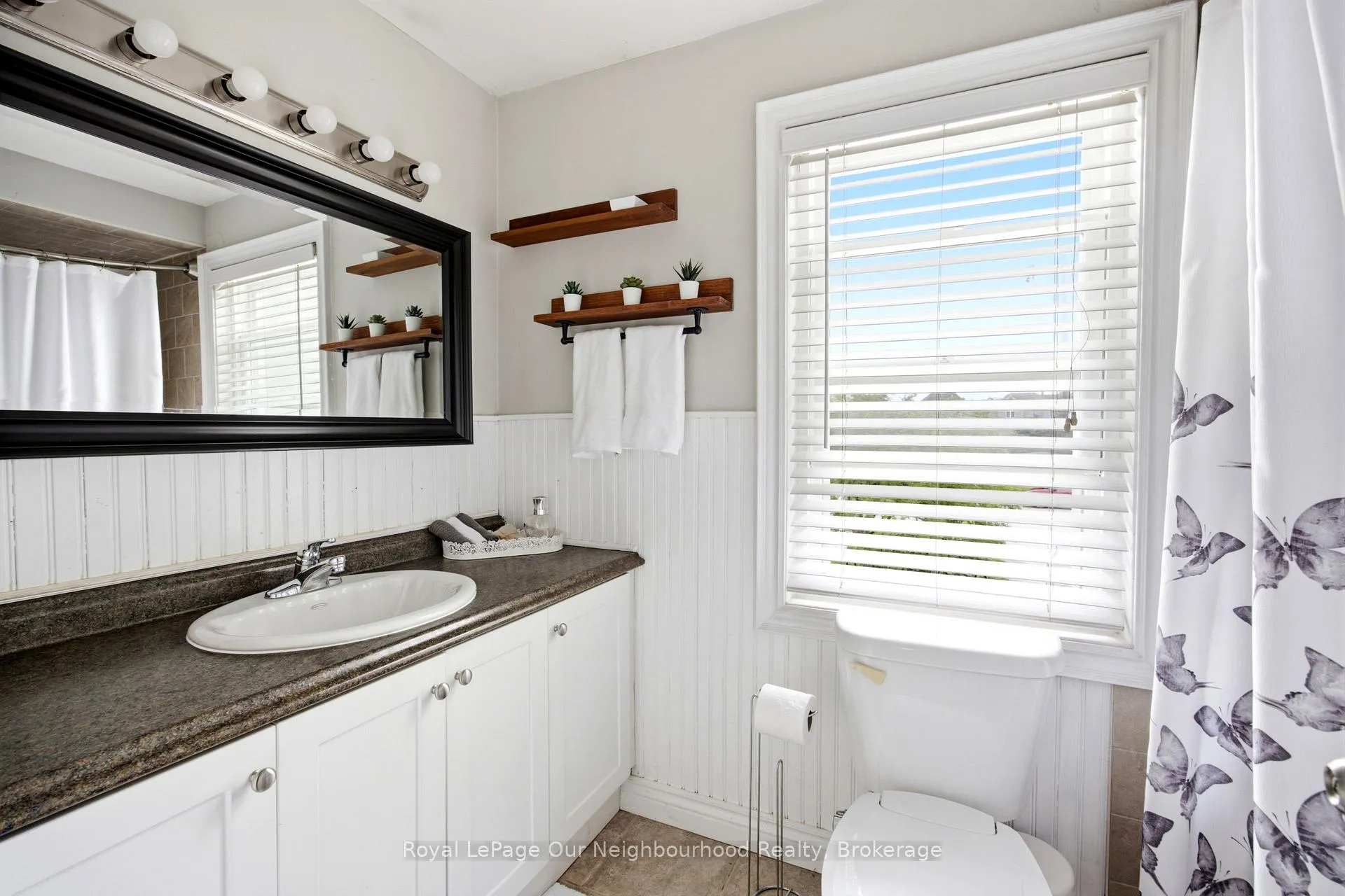 Photo 24 of 25 Hanning Court, Clarington, Bowmanville — HOMEH