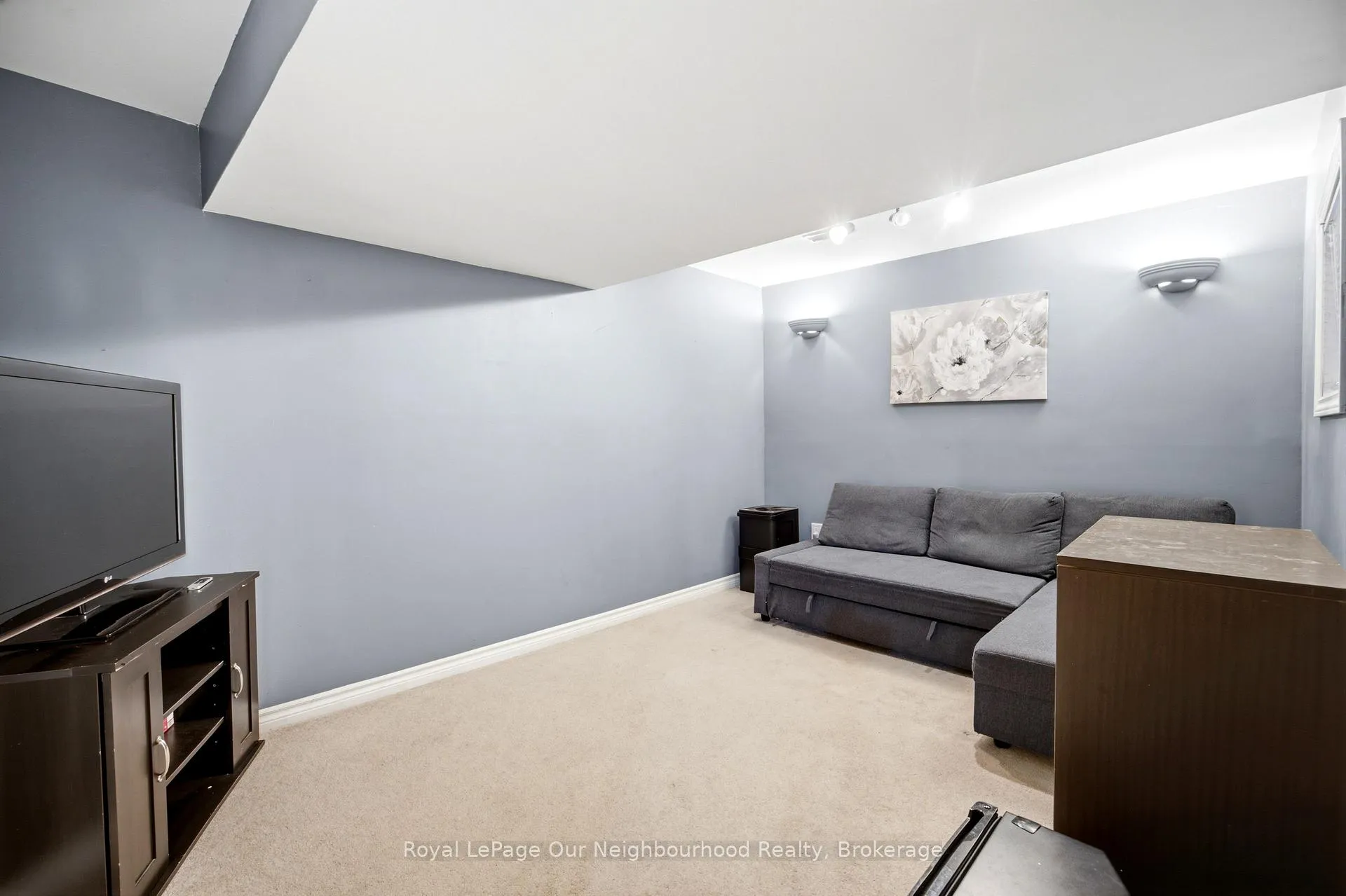 Photo 25 of 25 Hanning Court, Clarington, Bowmanville — HOMEH