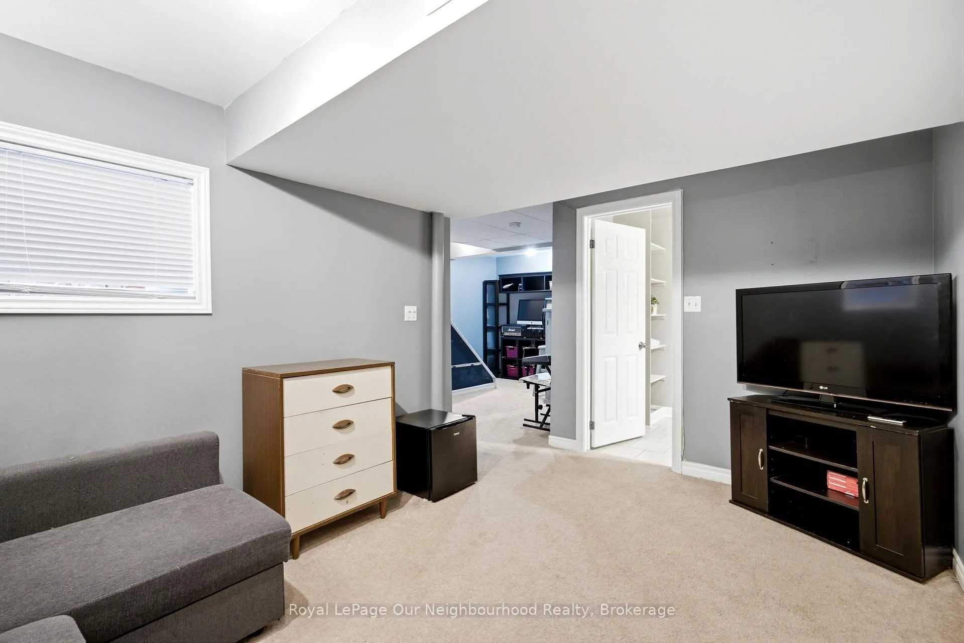 Photo 26 of 25 Hanning Court, Clarington, Bowmanville — HOMEH