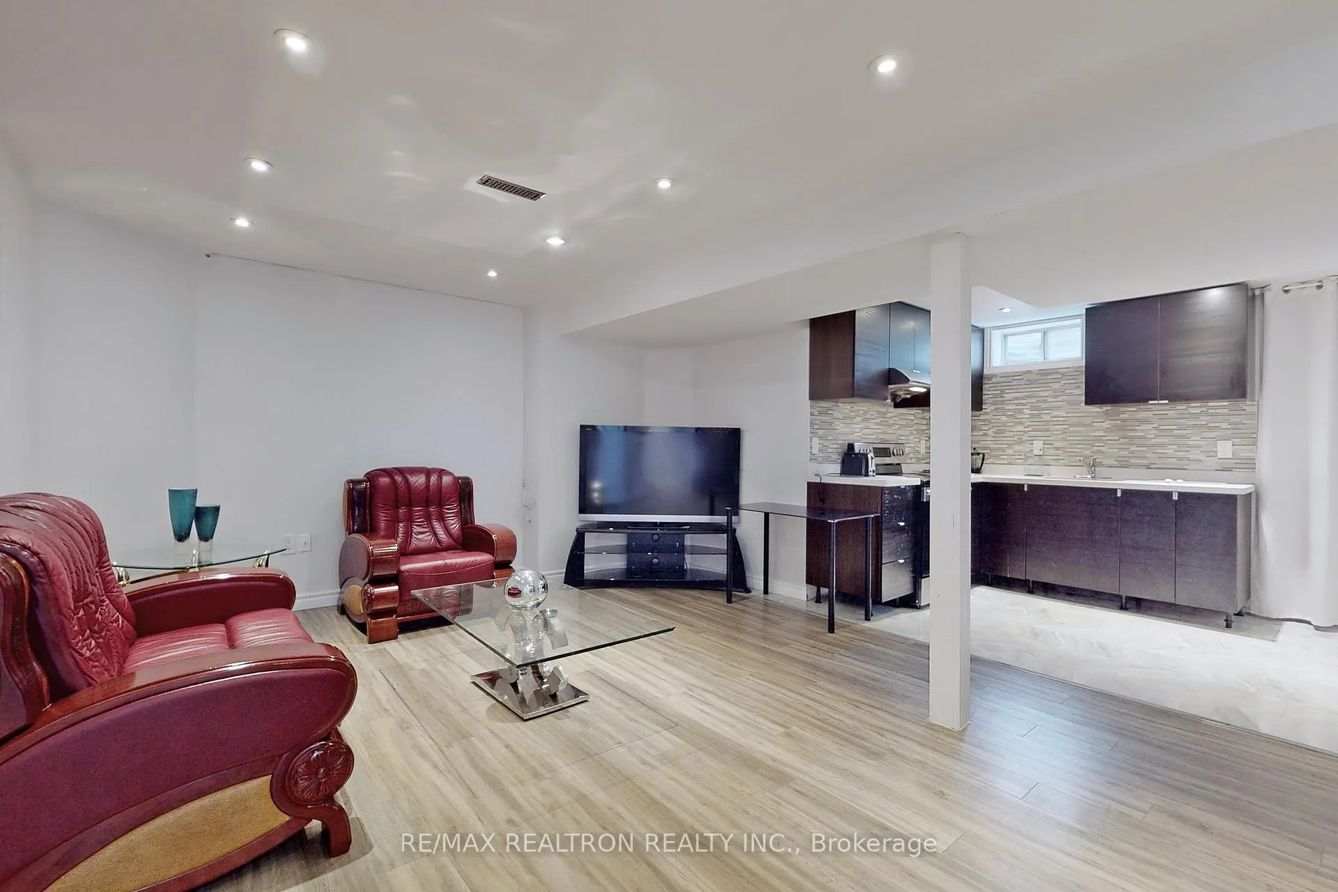 Photo of Unit Bsmt, 32 Subrisco Avenue