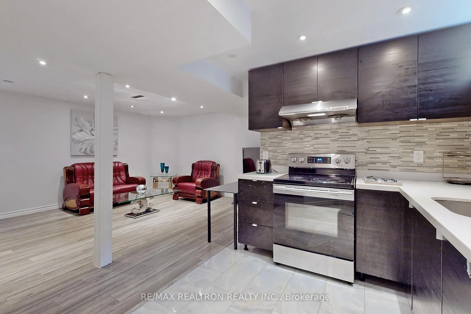Photo 4 of Unit Bsmt, 32 Subrisco Avenue, Richmond Hill, Devonsleigh — HOMEH