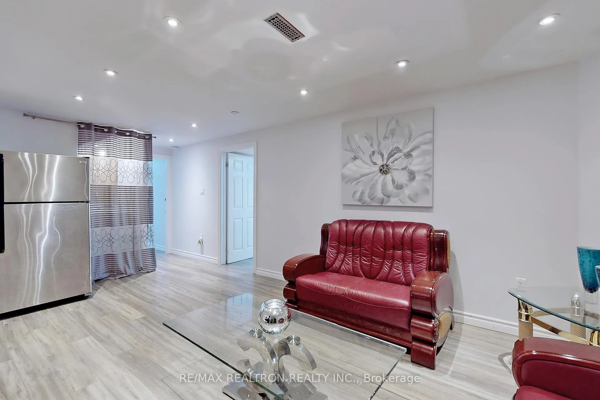 Photo 7 of Unit Bsmt, 32 Subrisco Avenue, Richmond Hill, Devonsleigh — HOMEH