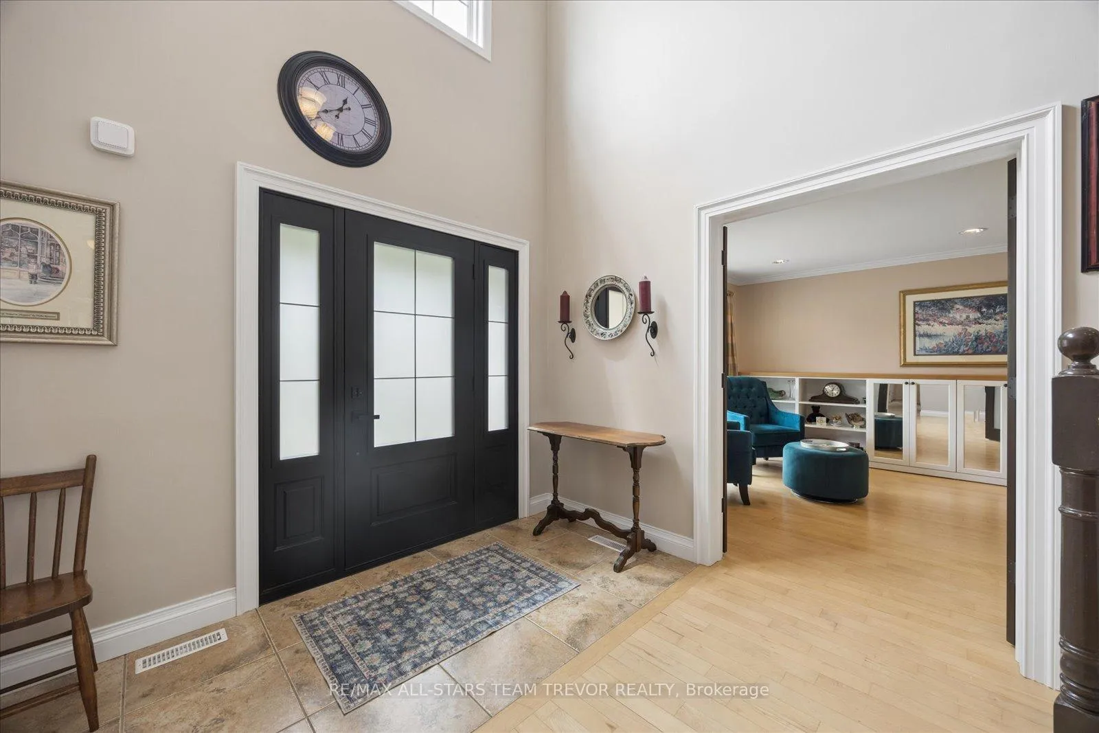 Photo 4 of 46 Chartwell Crescent, Georgina, Keswick North — HOMEH