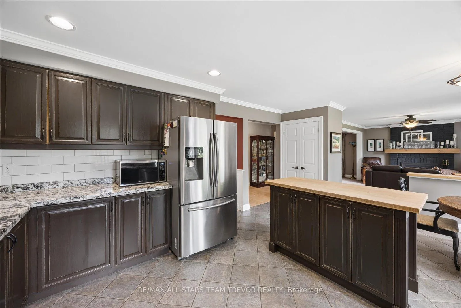 Photo 7 of 46 Chartwell Crescent, Georgina, Keswick North — HOMEH