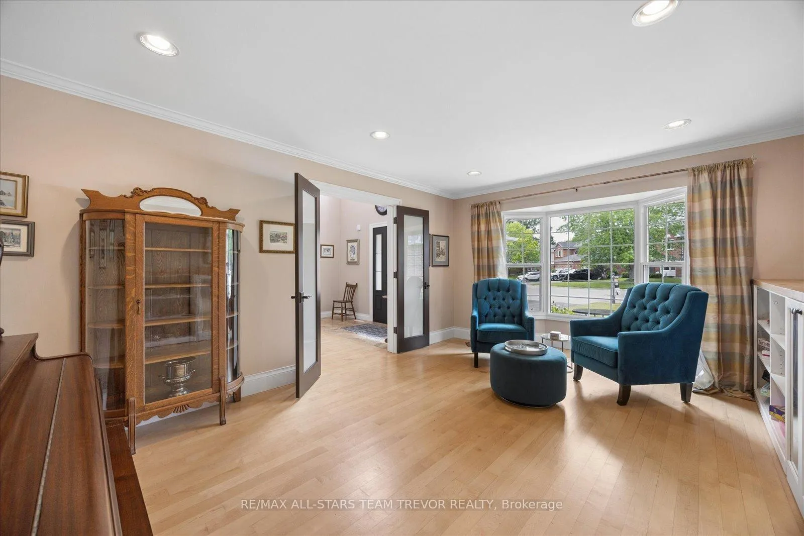 Photo 9 of 46 Chartwell Crescent, Georgina, Keswick North — HOMEH