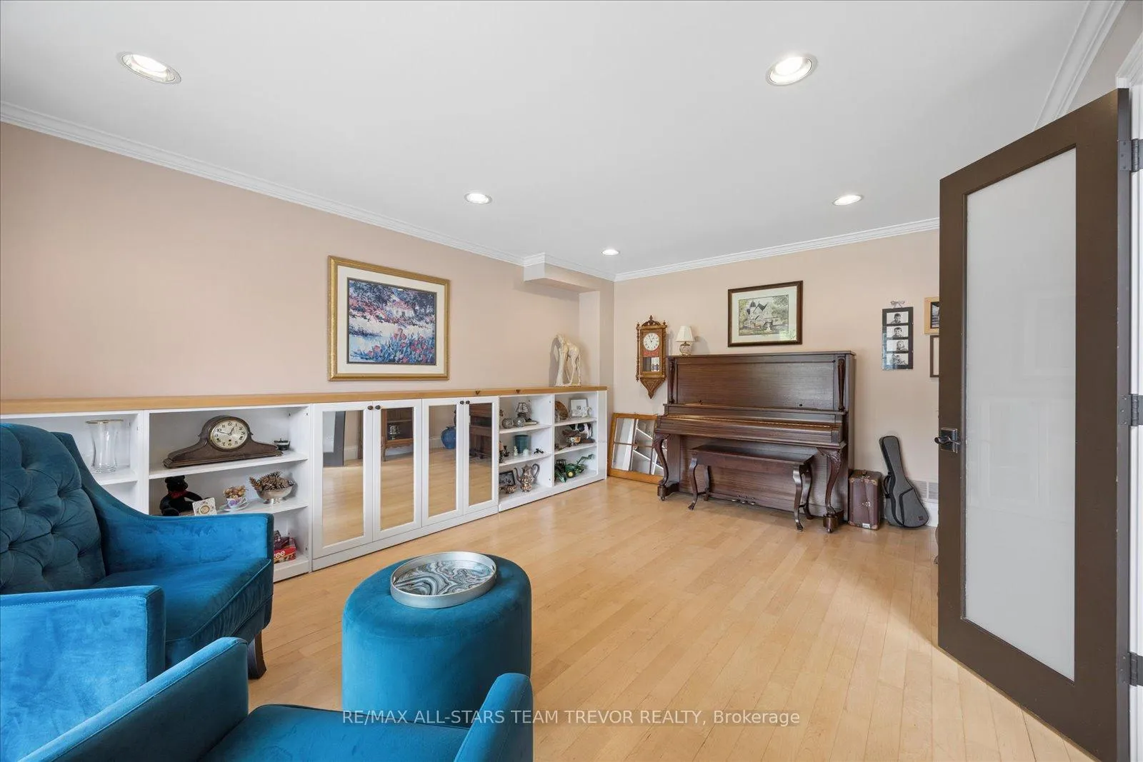 Photo 10 of 46 Chartwell Crescent, Georgina, Keswick North — HOMEH