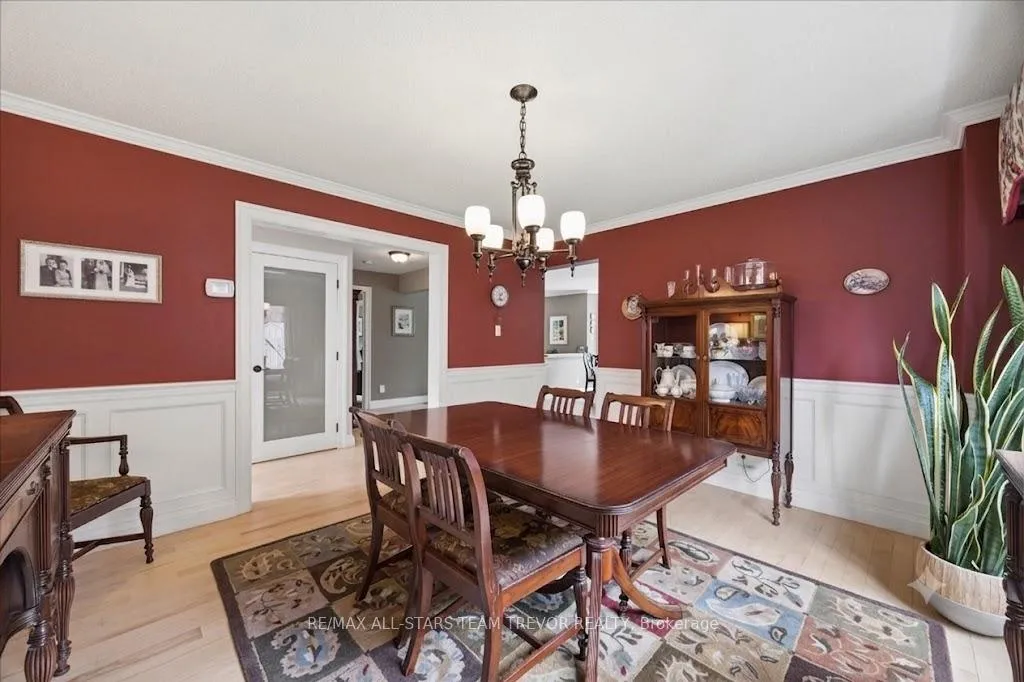 Photo 11 of 46 Chartwell Crescent, Georgina, Keswick North — HOMEH