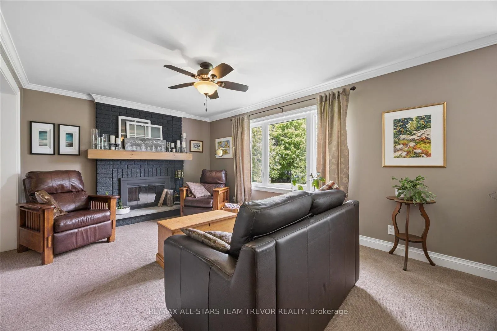 Photo 12 of 46 Chartwell Crescent, Georgina, Keswick North — HOMEH