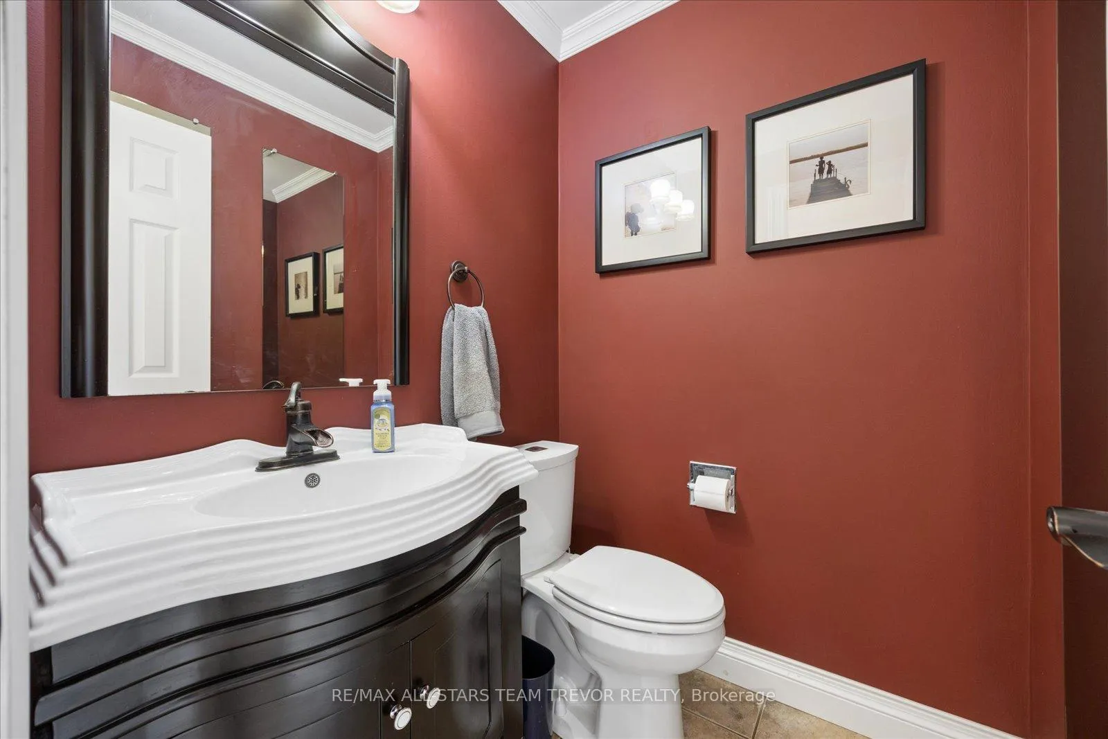 Photo 15 of 46 Chartwell Crescent, Georgina, Keswick North — HOMEH
