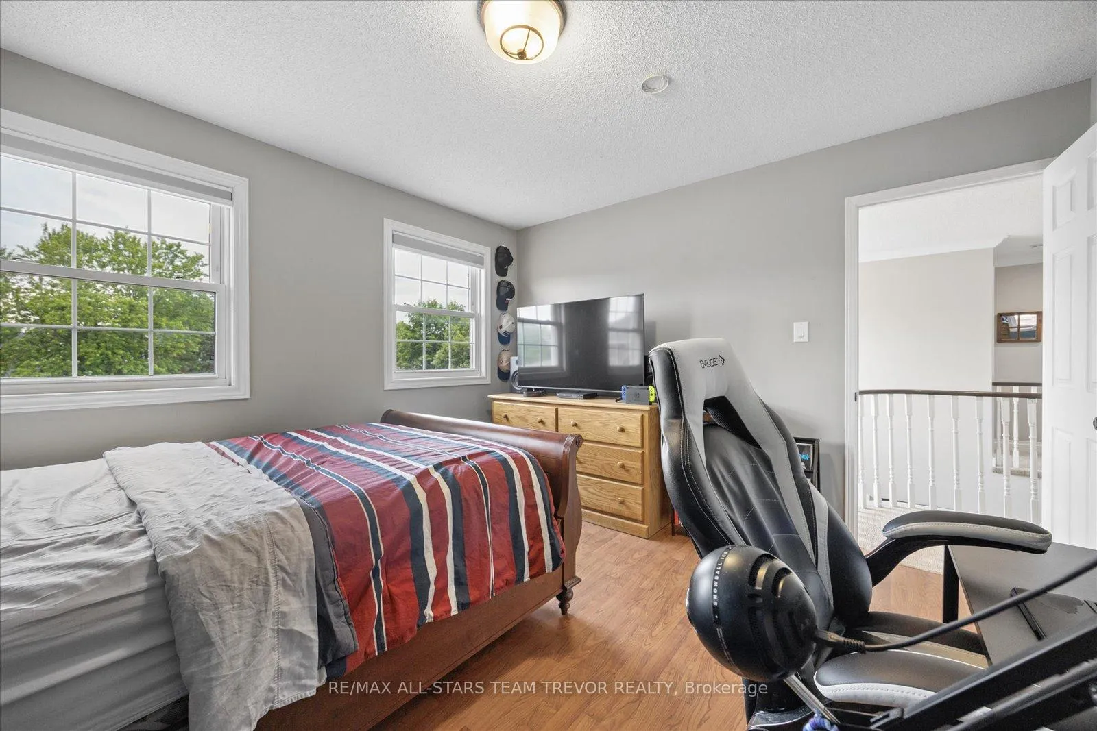 Photo 25 of 46 Chartwell Crescent, Georgina, Keswick North — HOMEH