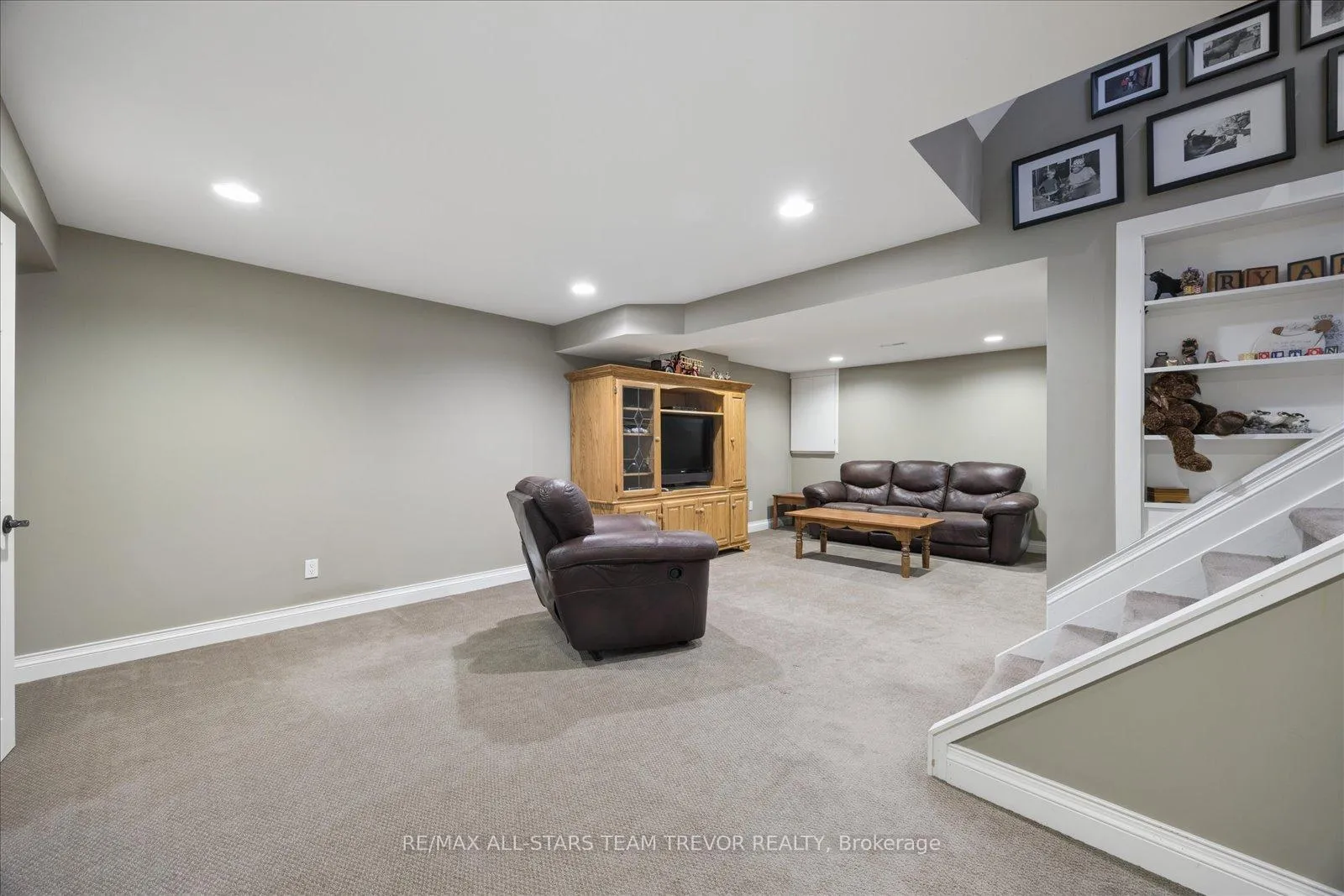 Photo 27 of 46 Chartwell Crescent, Georgina, Keswick North — HOMEH