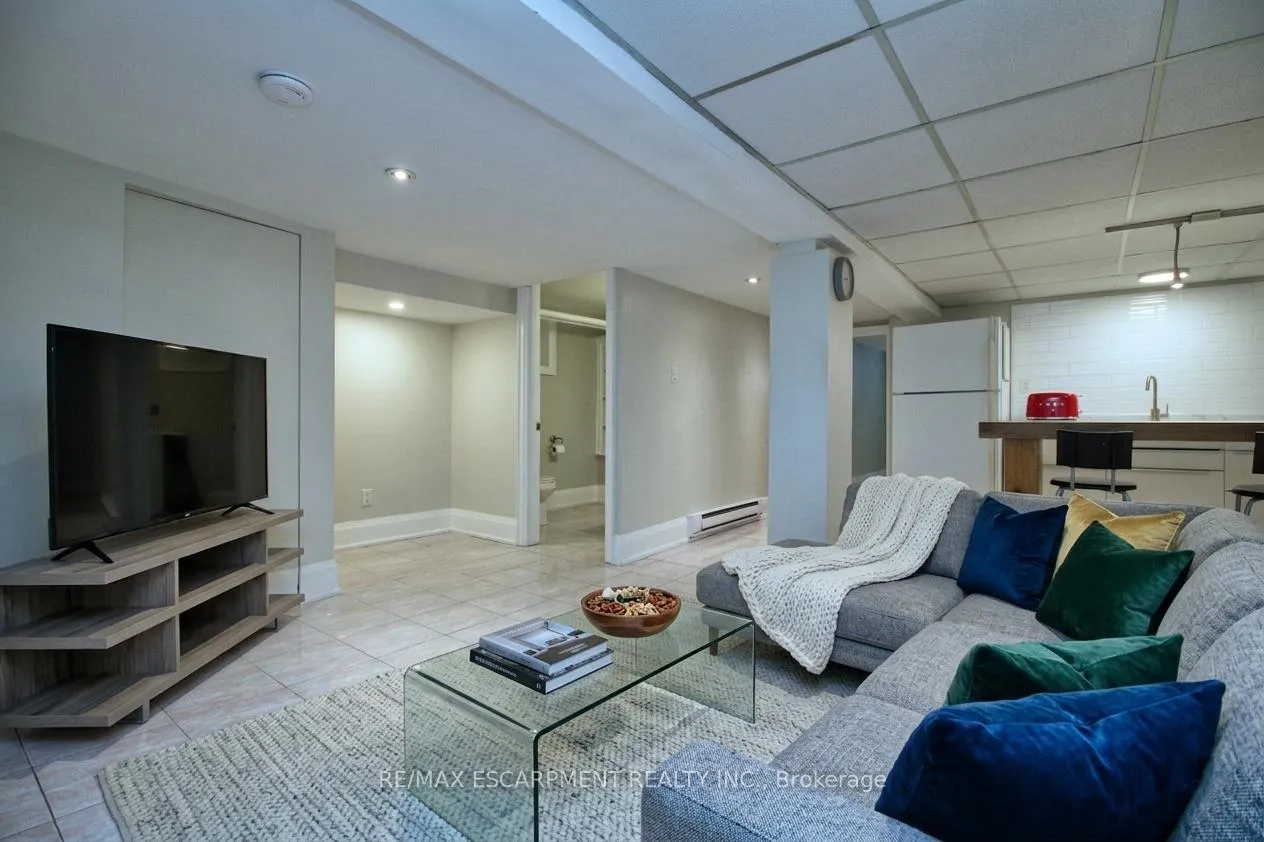 Photo 7 of Unit 3, 70 Spadina Avenue, Hamilton, Stipley — HOMEH