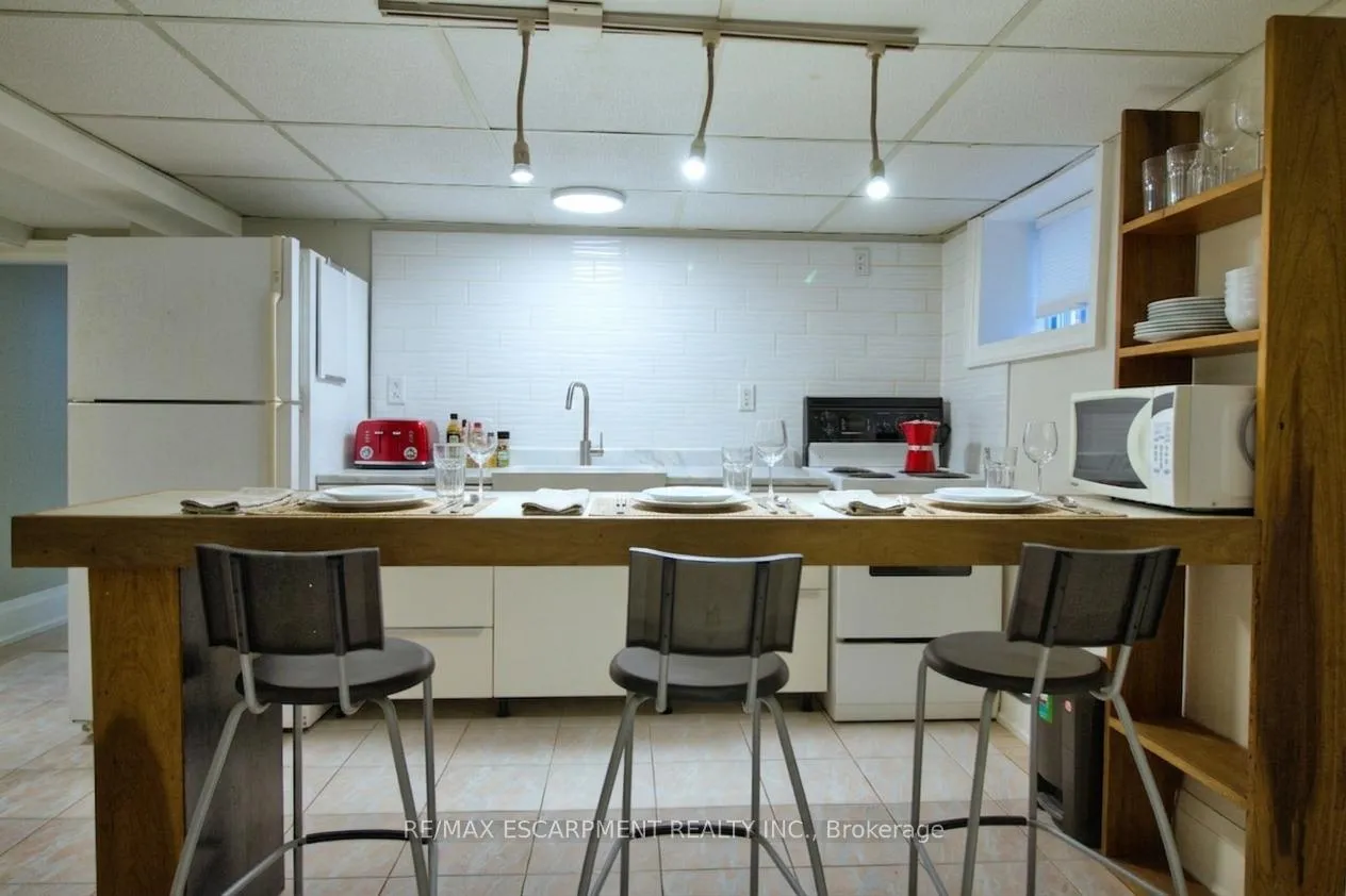Photo 8 of Unit 3, 70 Spadina Avenue, Hamilton, Stipley — HOMEH