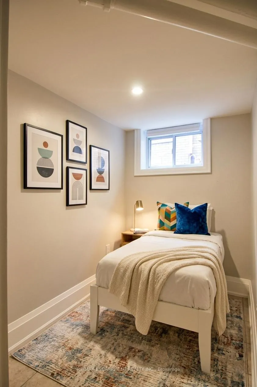Photo 11 of Unit 3, 70 Spadina Avenue, Hamilton, Stipley — HOMEH