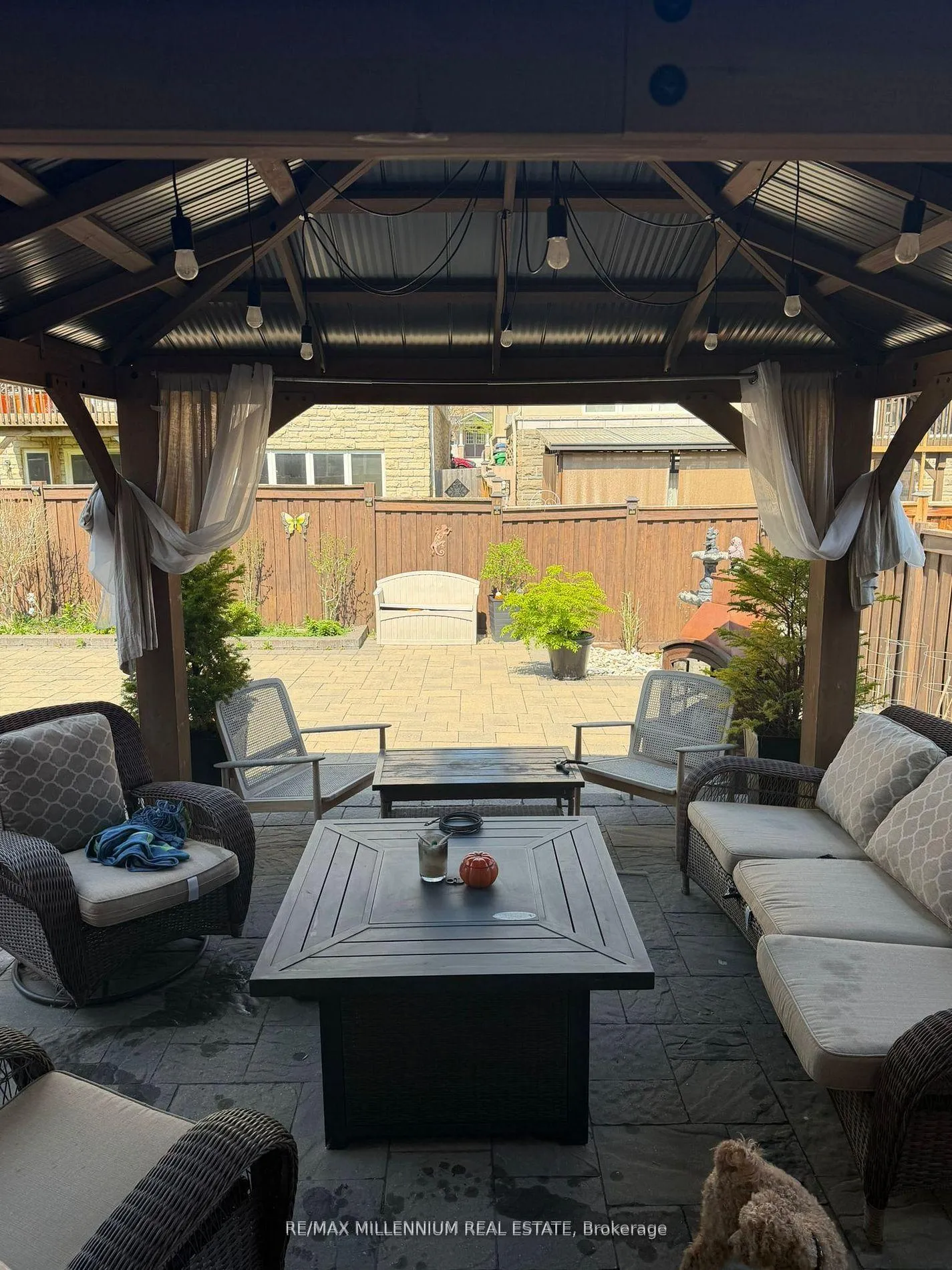 Photo 14 of 29 Monkton Circle, Brampton, Credit Valley — HOMEH