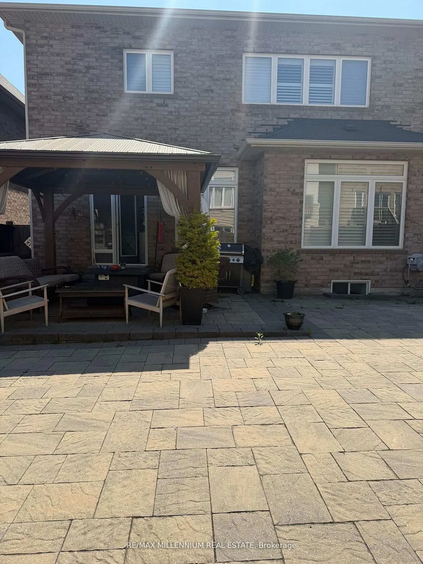 Photo 17 of 29 Monkton Circle, Brampton, Credit Valley — HOMEH