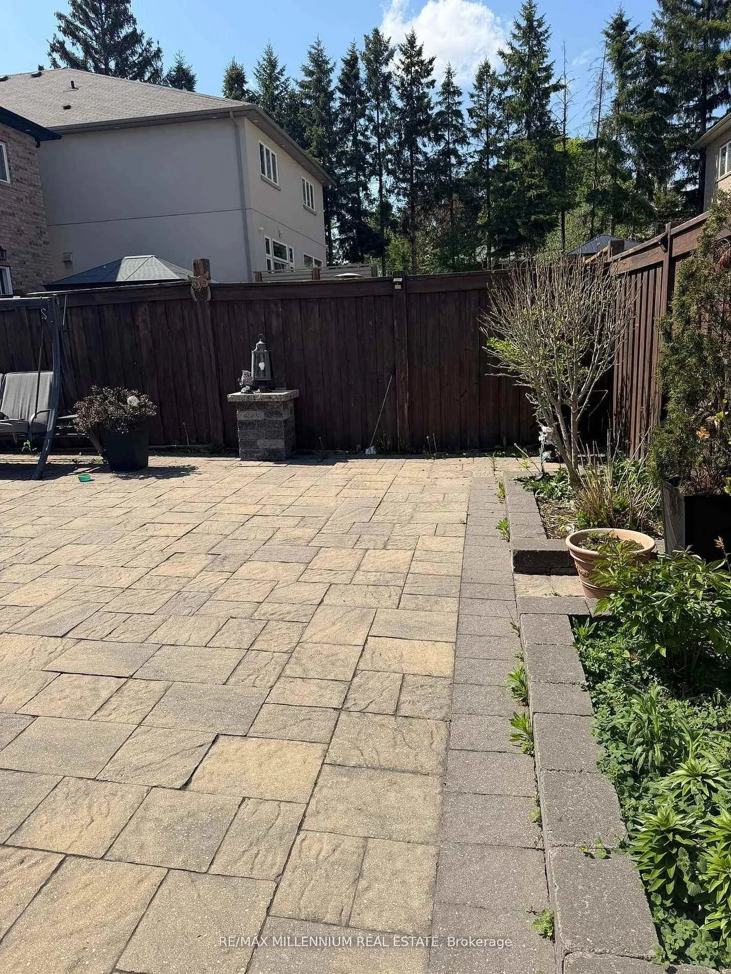 Photo 20 of 29 Monkton Circle, Brampton, Credit Valley — HOMEH