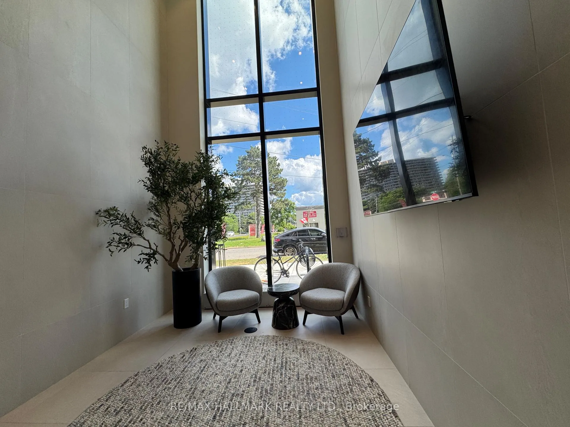 Photo 5 of 8188 Yonge Street, Vaughan, Uplands — HOMEH