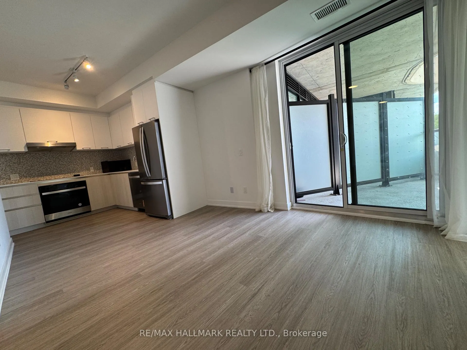 Photo 7 of 8188 Yonge Street, Vaughan, Uplands — HOMEH