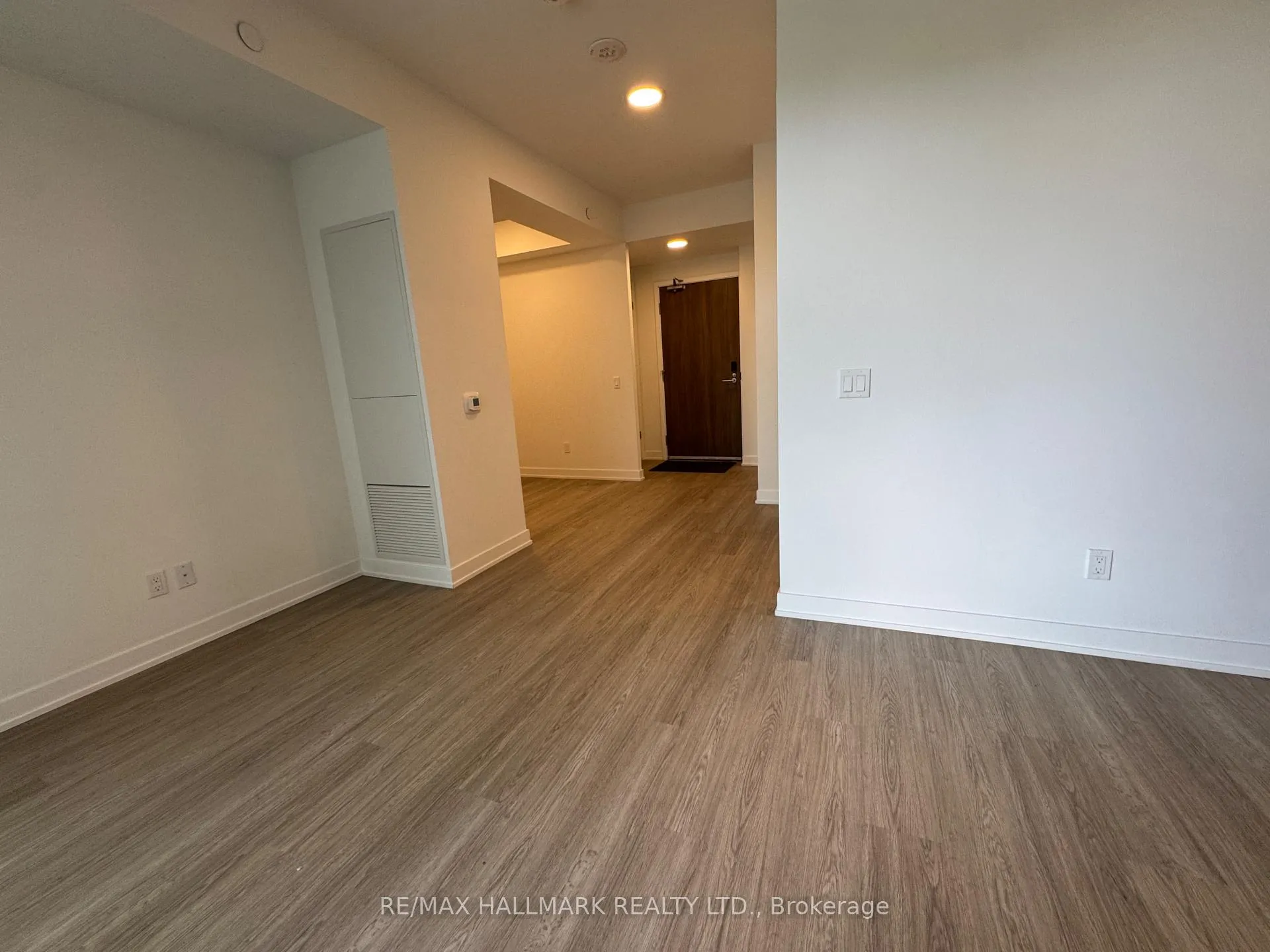 Photo 8 of 8188 Yonge Street, Vaughan, Uplands — HOMEH