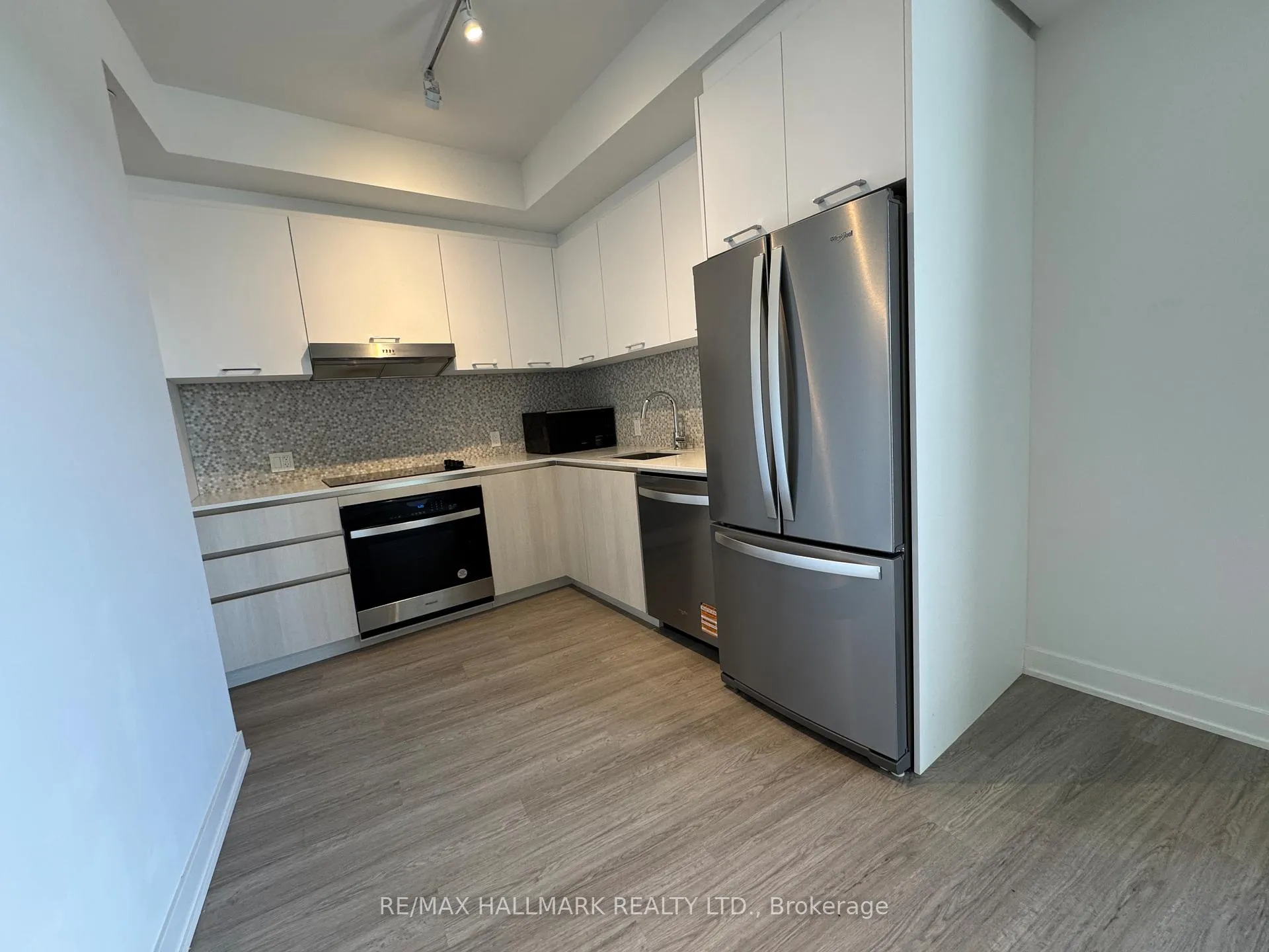 Photo 9 of 8188 Yonge Street, Vaughan, Uplands — HOMEH