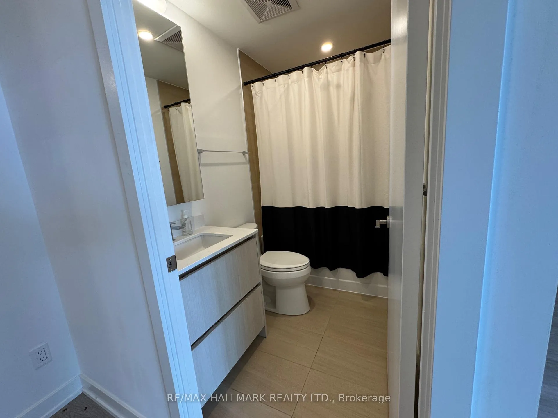 Photo 12 of 8188 Yonge Street, Vaughan, Uplands — HOMEH