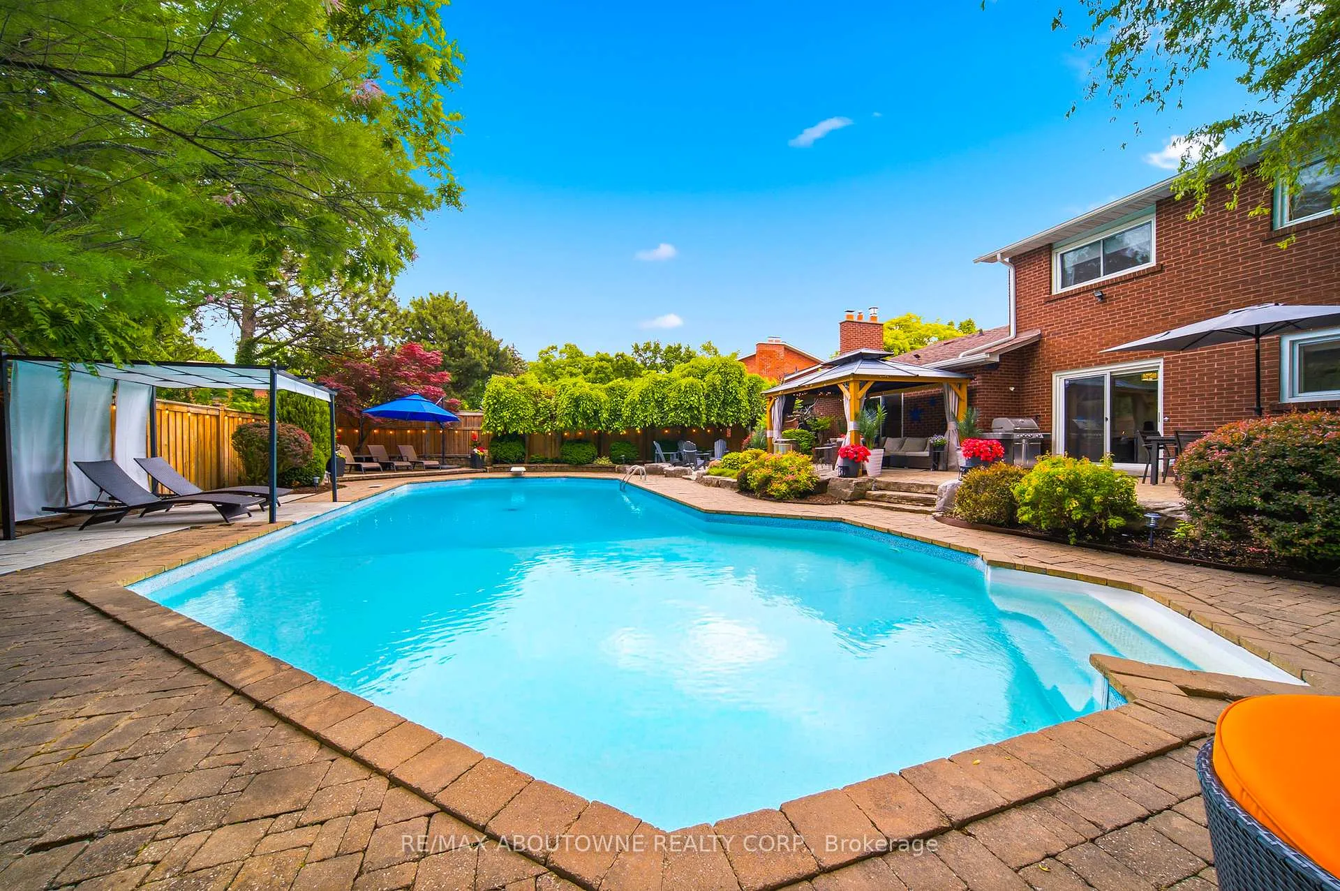 Photo 2 of 1393 Peerless Court, Oakville, College Park — HOMEH