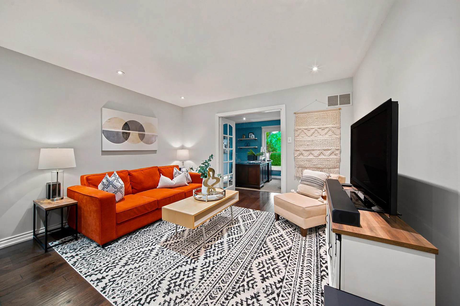 Photo 5 of 1393 Peerless Court, Oakville, College Park — HOMEH