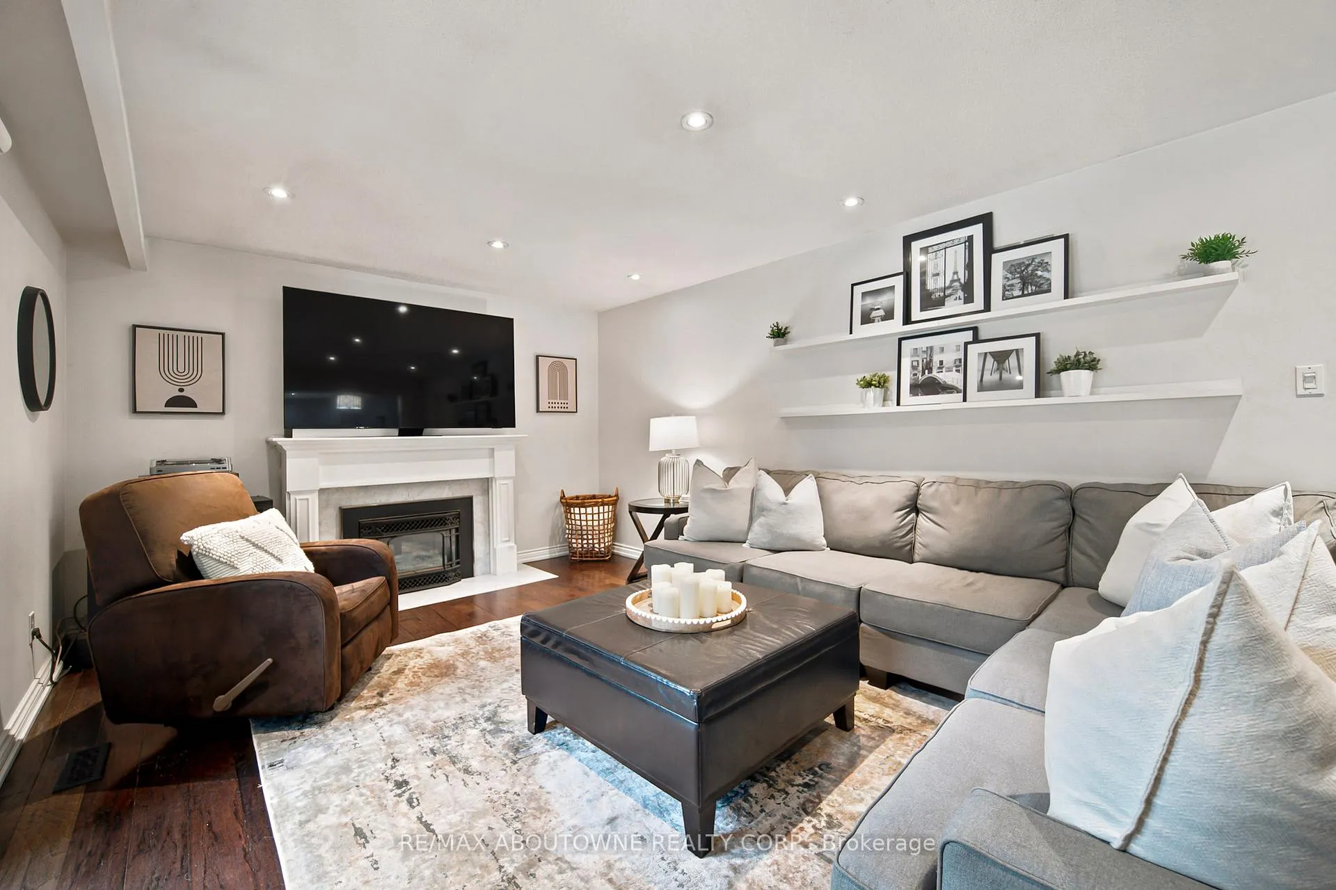 Photo 16 of 1393 Peerless Court, Oakville, College Park — HOMEH