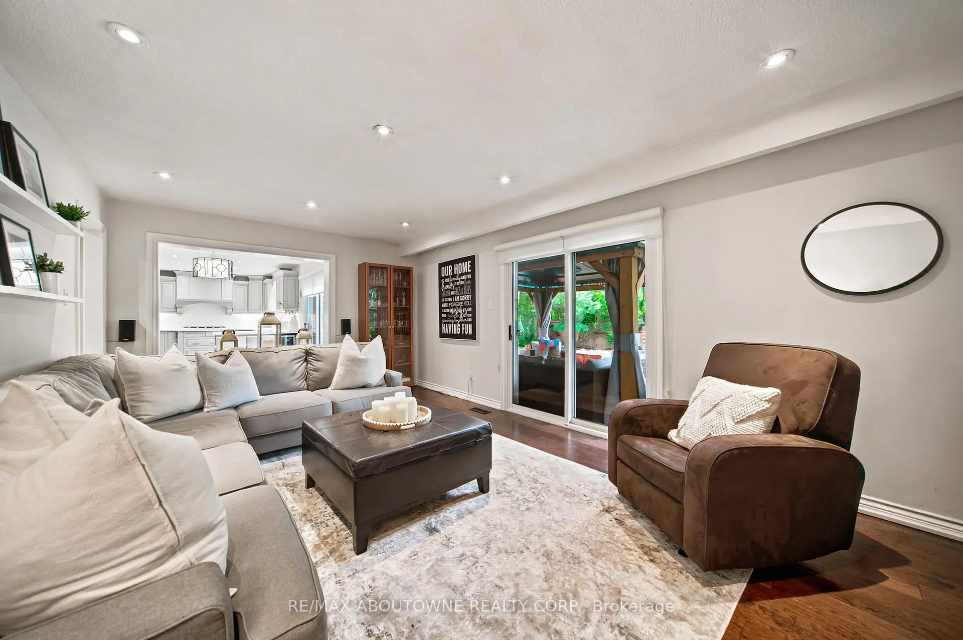 Photo 17 of 1393 Peerless Court, Oakville, College Park — HOMEH