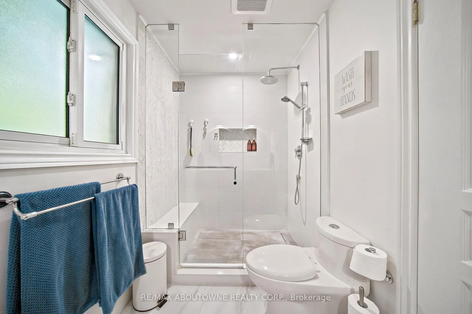 Photo 21 of 1393 Peerless Court, Oakville, College Park — HOMEH