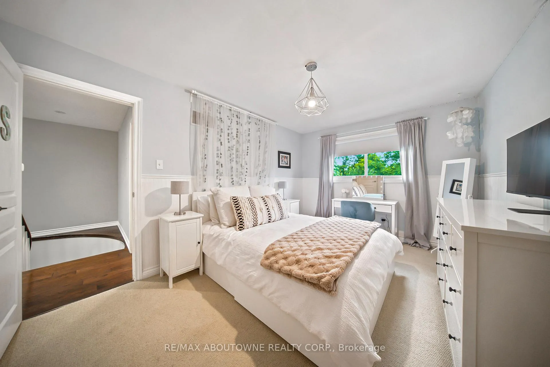Photo 25 of 1393 Peerless Court, Oakville, College Park — HOMEH