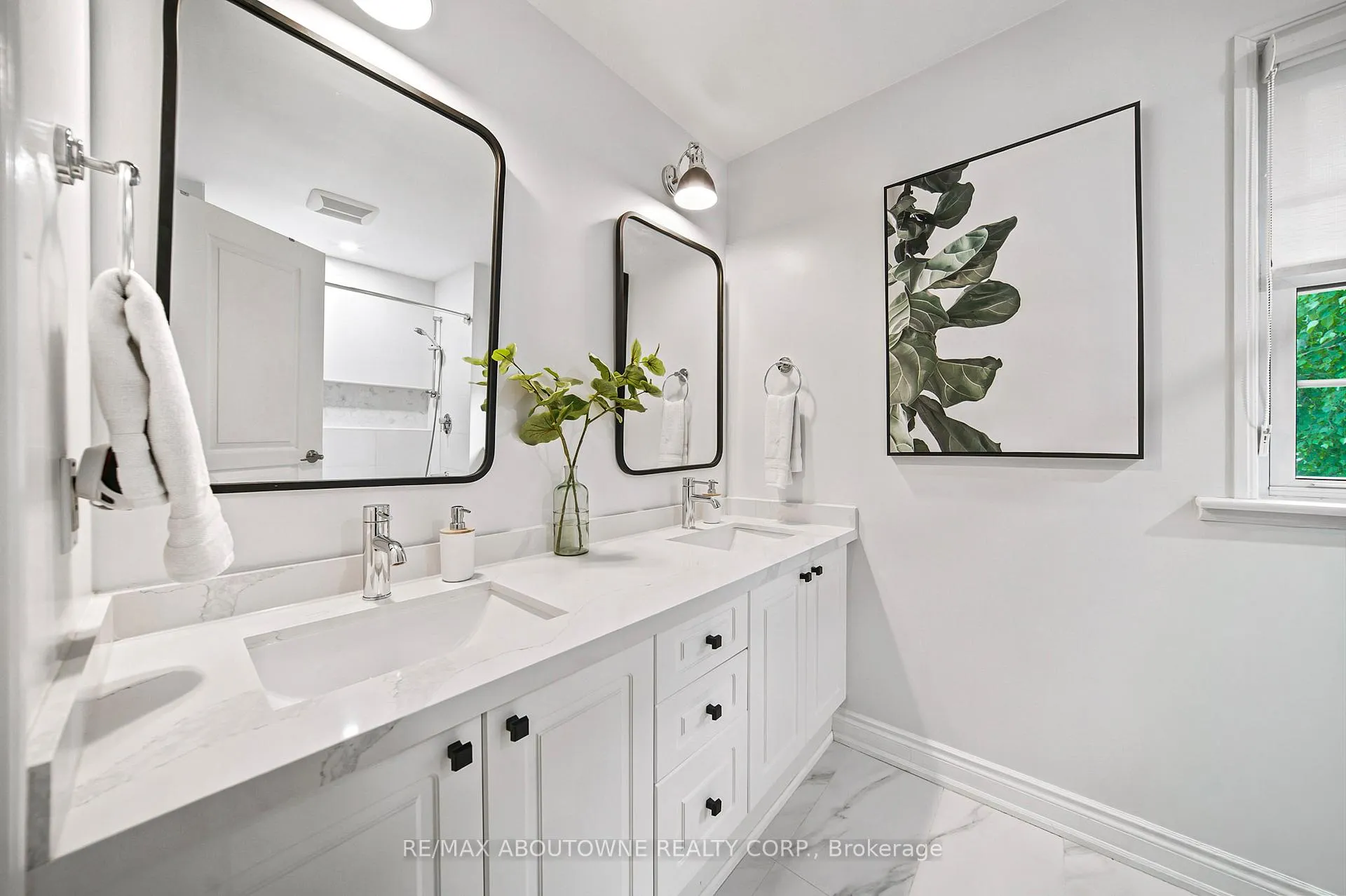 Photo 28 of 1393 Peerless Court, Oakville, College Park — HOMEH