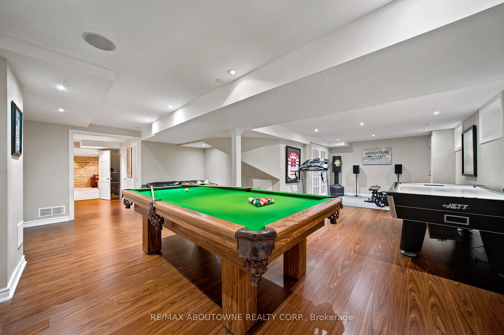 Photo 31 of 1393 Peerless Court, Oakville, College Park — HOMEH