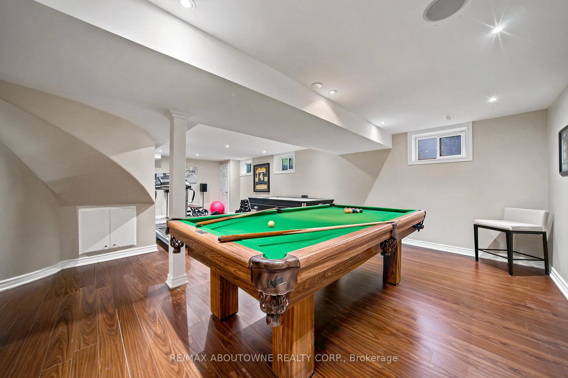 Photo 32 of 1393 Peerless Court, Oakville, College Park — HOMEH