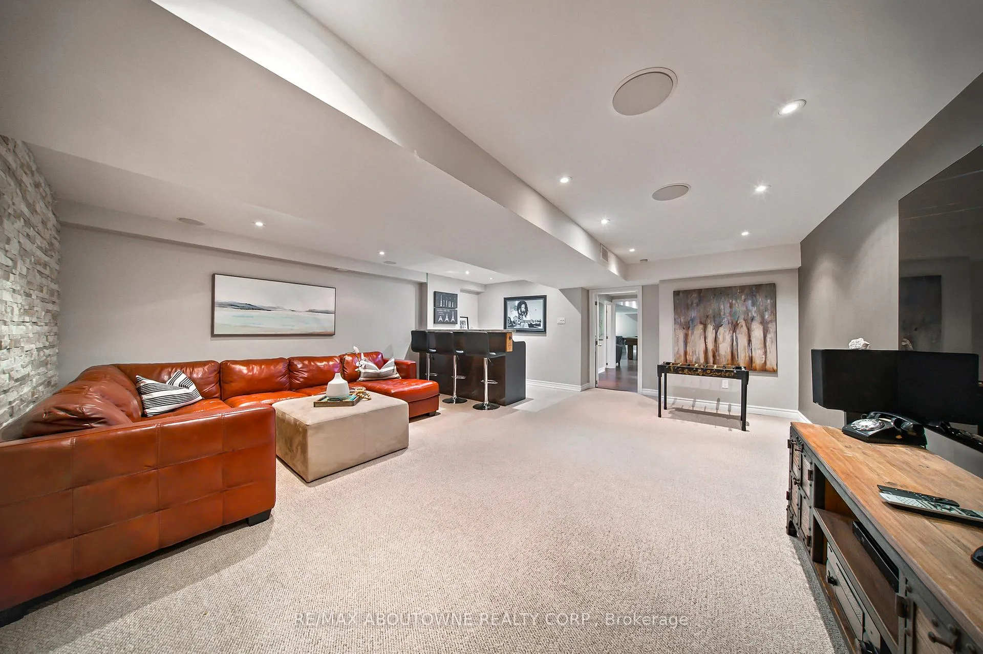Photo 36 of 1393 Peerless Court, Oakville, College Park — HOMEH